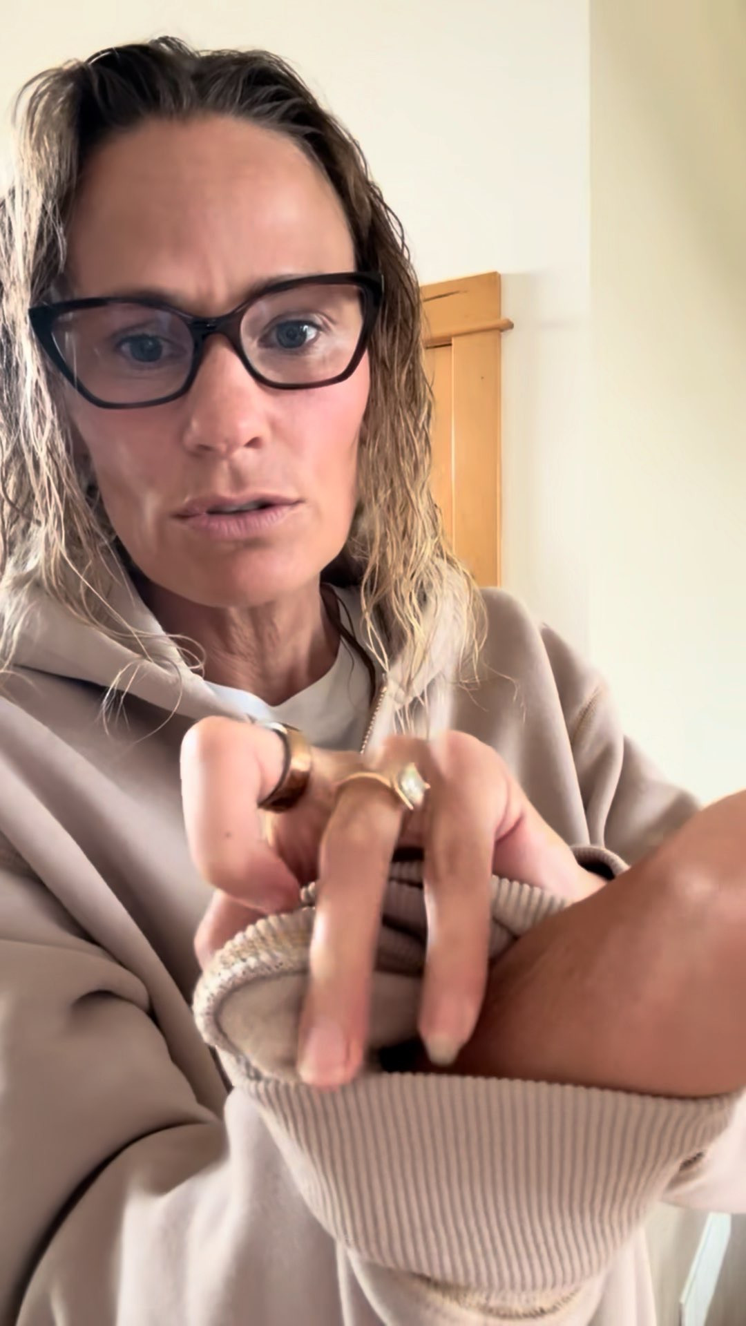 Amazon find I’m obsessed with 🖤 This cozy, stylish sweatshirt is a must-have! I wear it on repeat and can’t recommend it enough. Grab yours now from my LTK before it sells out!
 #AmazonFinds #LTKStyle #ClosetStaple #OOTD #ComfyAndCute 

 #LTKSummerEdit #LTKStyleTip