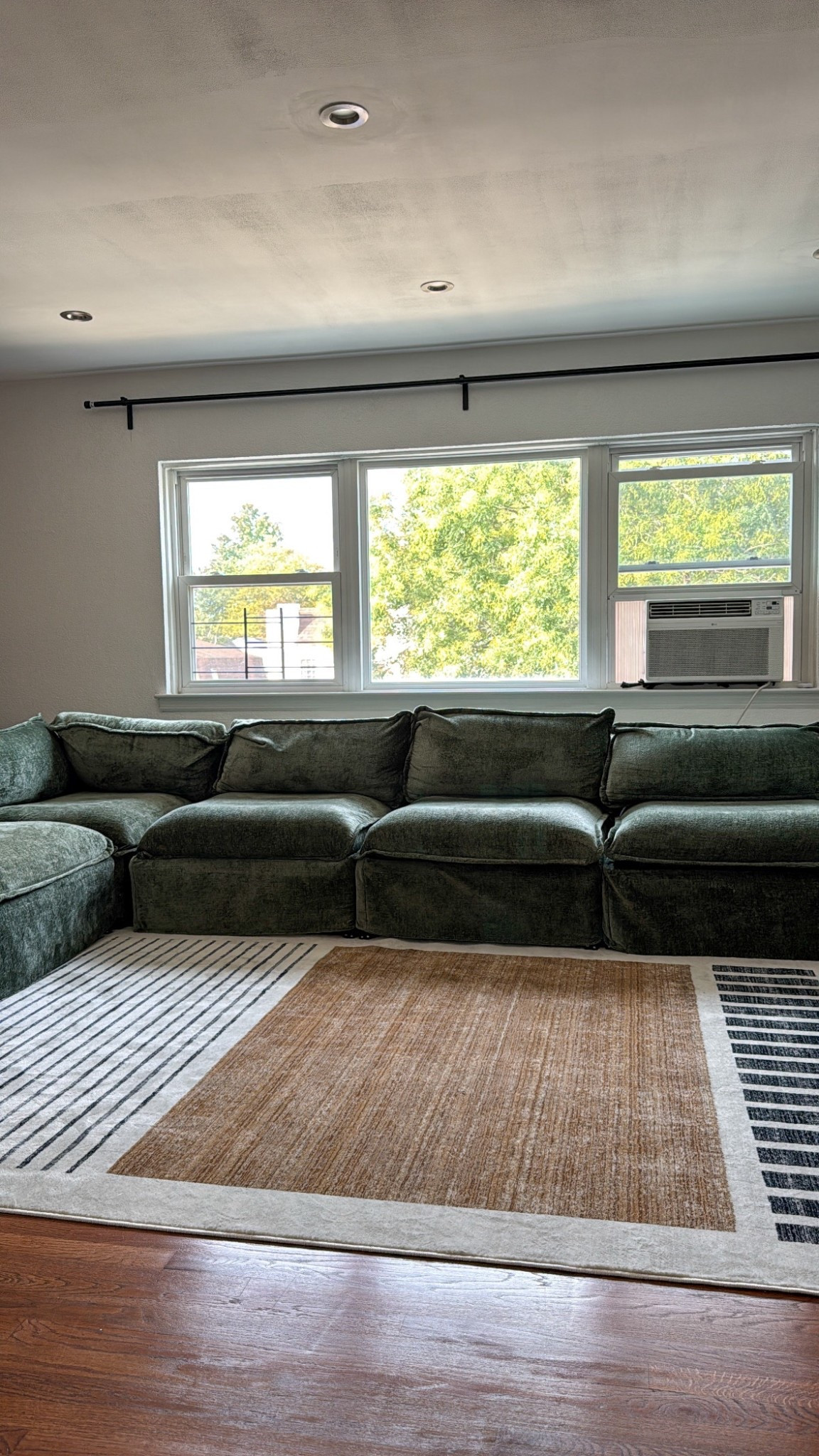 Living room rug is in! 😍

#LTKHome