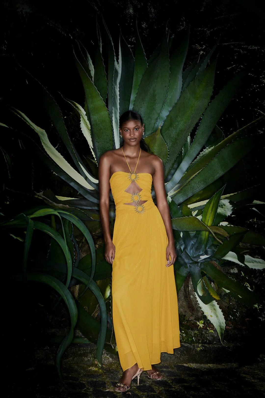 yellow sleeveless maxi dress with sun buckle | FarmRio