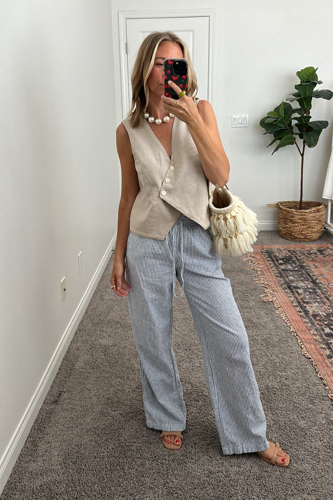 Todays outfit
Vest and pants size xs
Similar handbag


#LTKSaleAlert #LTKStyleTip #LTKFindsUnder50