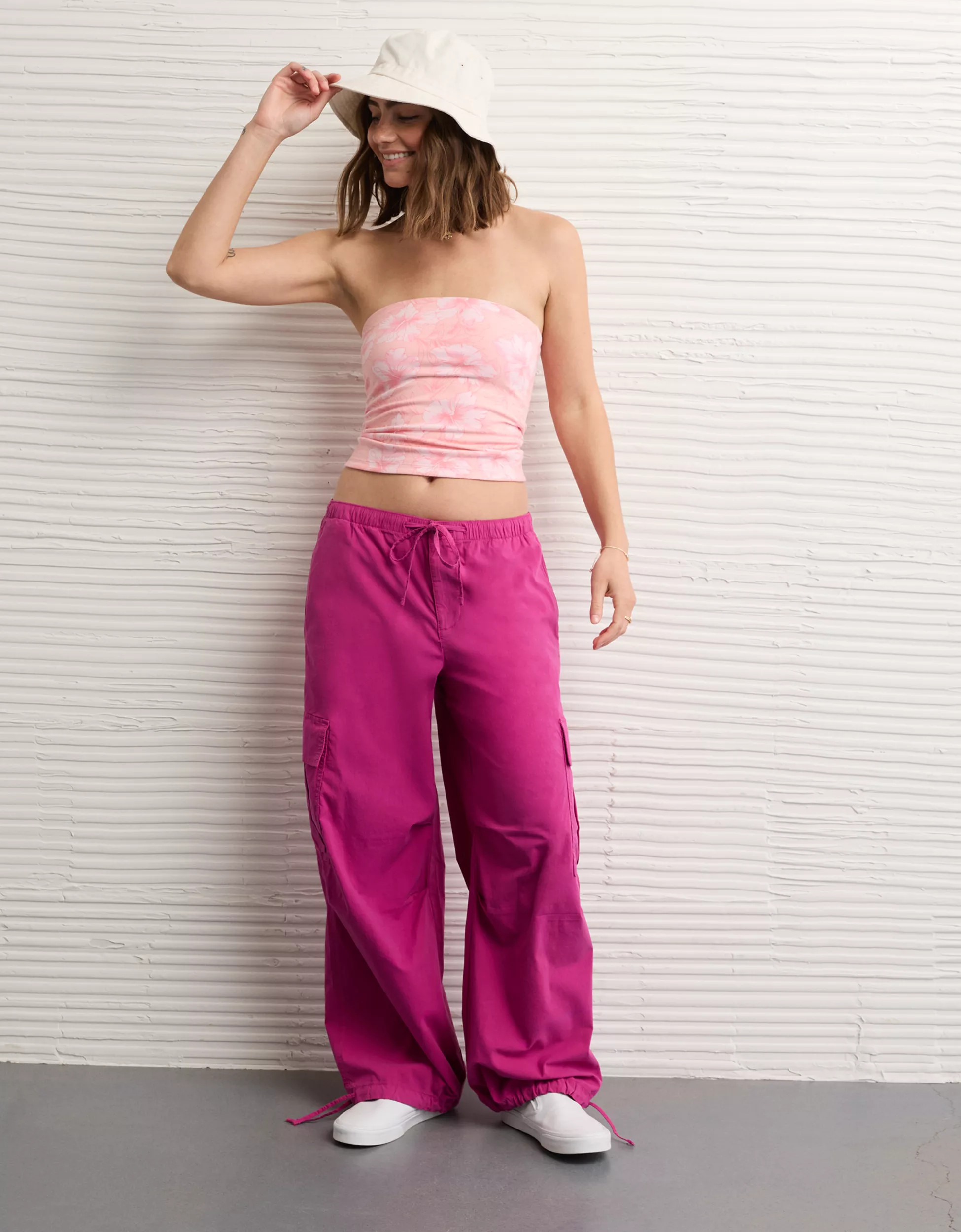 AE Low-Rise Baggy Cargo Parachute Pant | American Eagle Outfitters (US & CA)