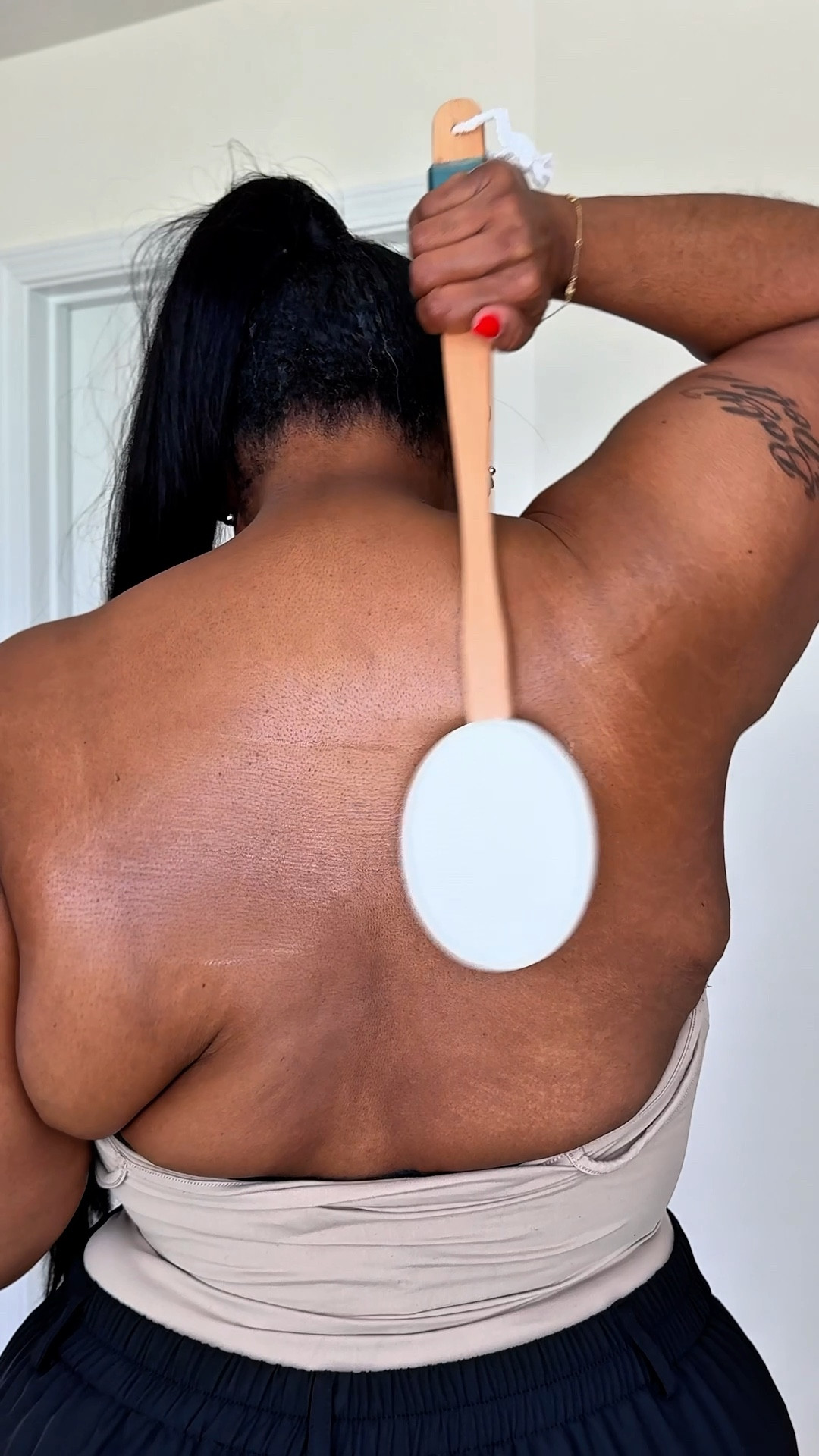 NO MORE ASHY BACKS: Moisturizer Back Applicator 

#LTKFindsUnder50 #LTKSummerEdit #LTKBeauty