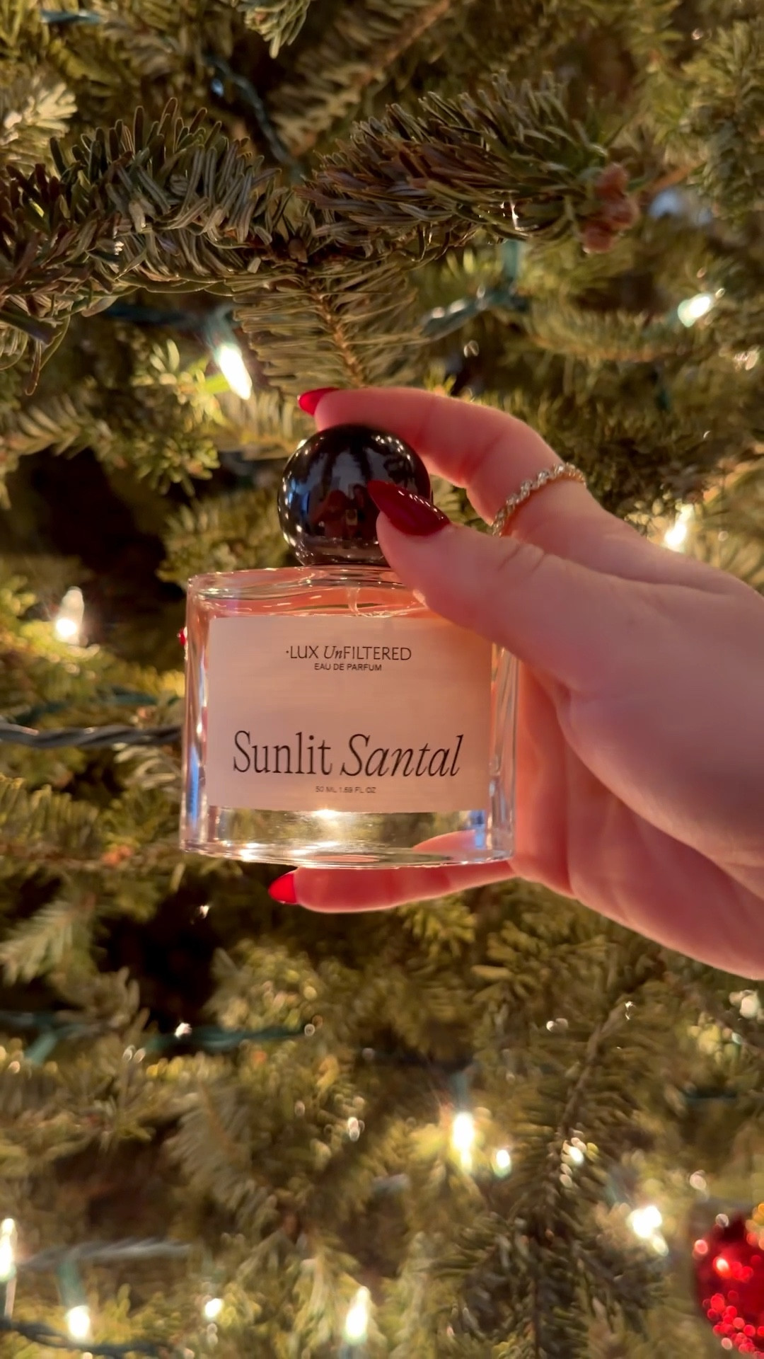 I really want to keep this own for myself 🥹🎁🤭 

#chrismtasgiftideas #perfume #summertime #staplepiece 