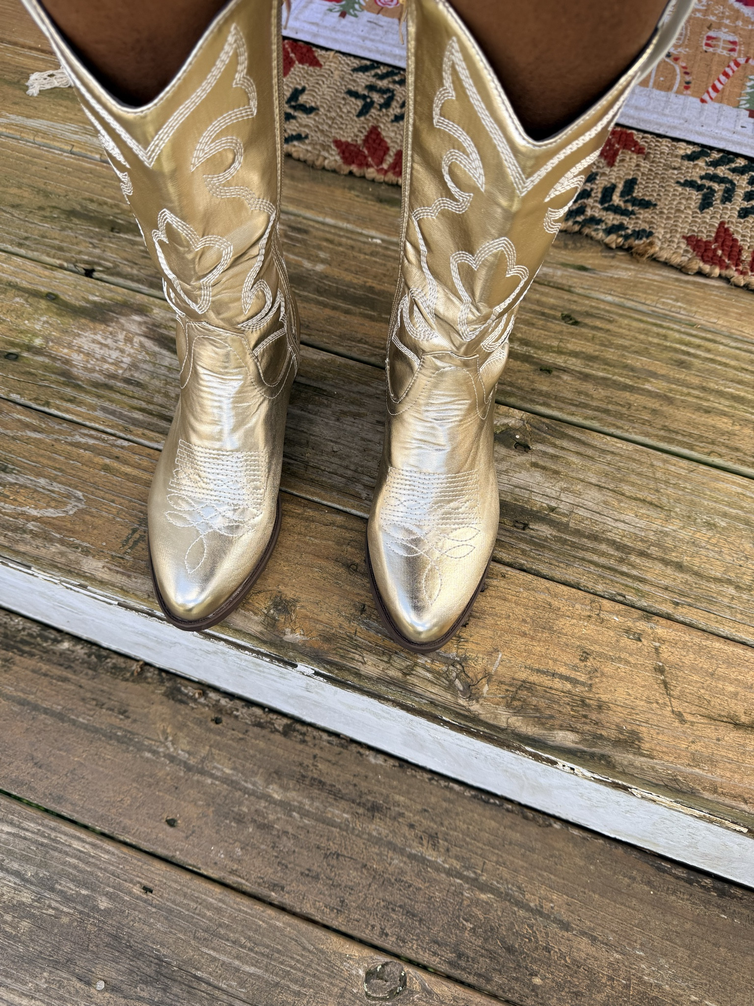 Spring cowboy boots are the statement piece your outfits need 🤠

Perfect with:
Denim shorts
Flowy dresses
Midi skirts
Festival outfits

They instantly elevate your look while still being comfortable and fun. Shop my favorite spring cowboy boots now.

#WesternBoots #CowgirlAesthetic #SpringFashion #StyleInspo #BootObsessed #FestivalStyle #SpringLooks #ShoppingWithPriiincesss #Atlantamom #Atlantabloggers #Atlantablogger #AtlantaCreator #Atlantacontentcreators #Atlantacontentcreator
