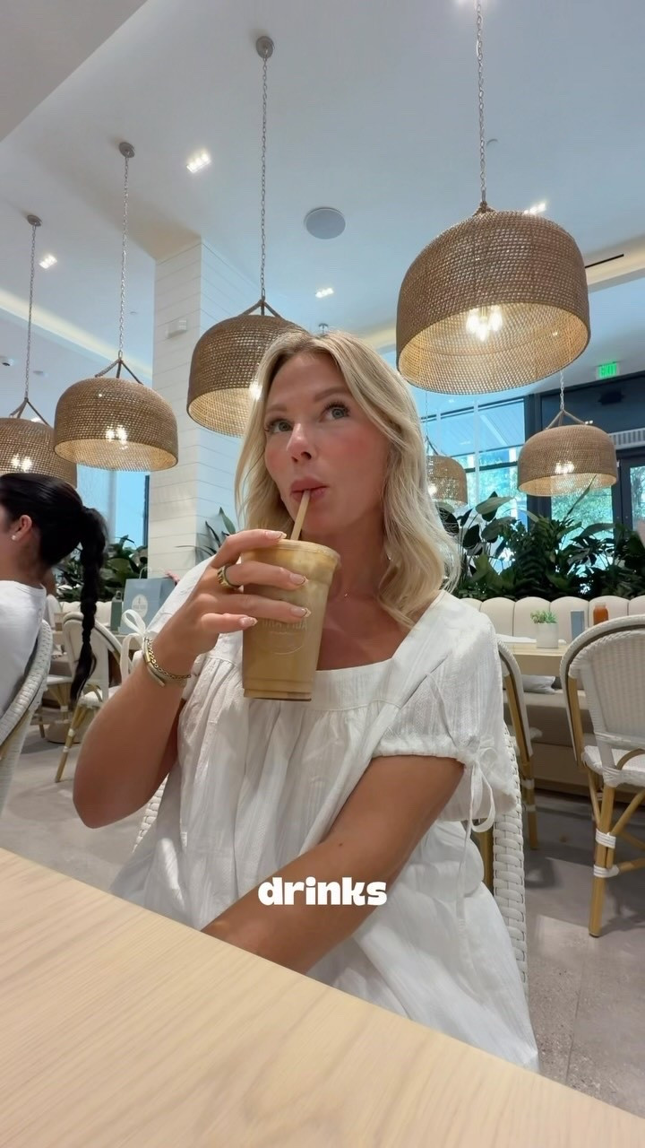 Pura Vida Miami has officially made its way to Tampa 🌴🥥✨

I stopped by the new Water Street location for a first look and, obviously, had to try a little bit of everything 

Here’s everything I tried:

🥤 Coco Azul
🥩 Sunset Steak Bowl
🥗 The Greek
🎃 Iced Pumpkin Spice Cloud
🌯 Chopped Chicken Caesar

Everything felt fresh, colorful and very Pura Vida, and there were definitely a few instant favorites 🐚🌴

📍 Water Street Tampa
🗓️ Opening tomorrow, September 10

Which one would you order first?

#Tampa #WaterStreetTampa #TampaFoodie #PuraVidaMiami #newinstpete