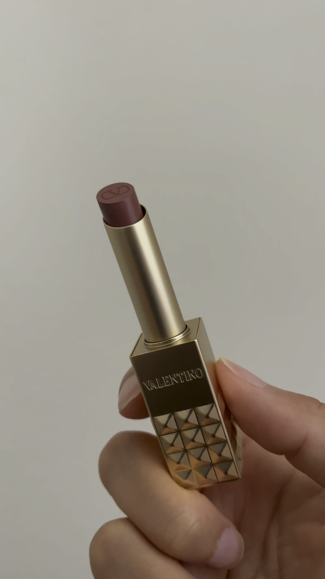 #GiftedByValentinoBeauty the Spike Valentino Buttery Matte Lip Color from @valentino.beauty in the shade 134R Couture In The Streets is my new go-to nude lipstick 😍

The rosy beige shade is just so elegant! The buttery matte formula glides on smoothly and keeps my lips hydrated all day. And the luxe packaging with the spike detail is such a chic touch ✨

#IHCxSpikeUltraMatte

#LTKFindsUnder50 #LTKBeauty