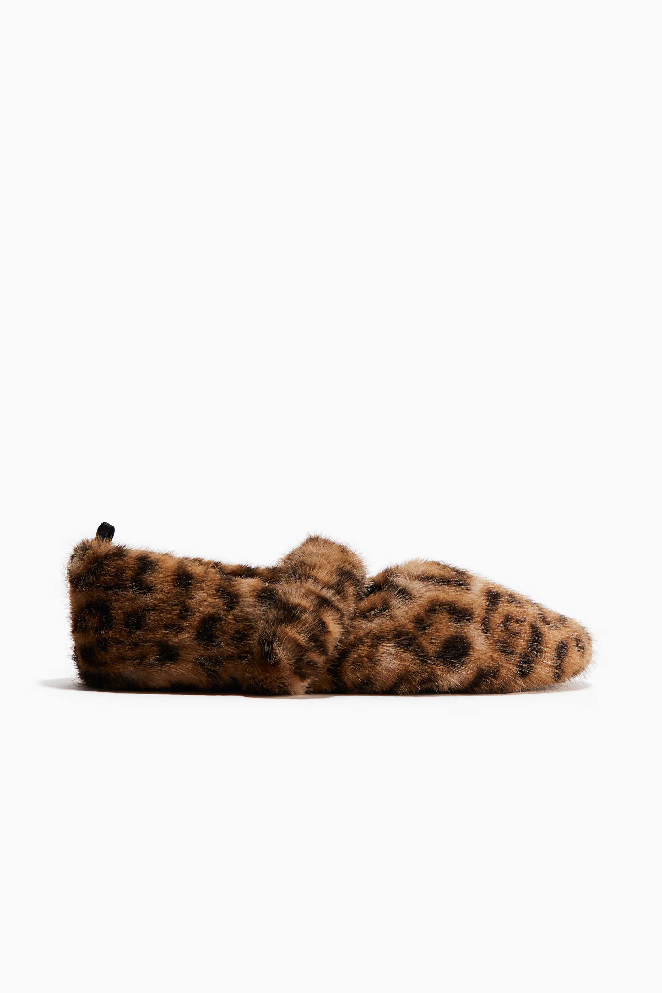 Fluffy slippers | H&M (UK, MY, IN, SG, PH, TW, HK)