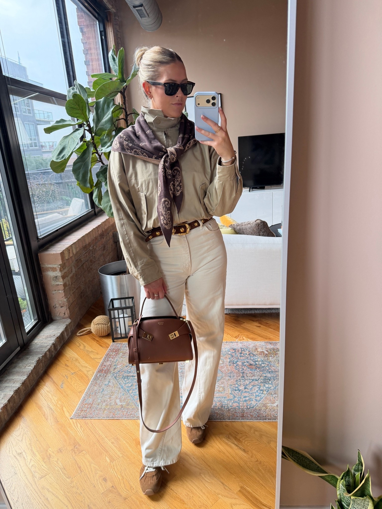 Is it summer or fall? I’m confused.

Jacket: GAP x Malbon
Bandana Scarf: GAP
Jeans: Anine Bing
Belt: Madewell
Suede sneakers: Steve Madden  
Bag: Ferragamo

#LTKgrwm #LTKootd #LTKdayinmylife
