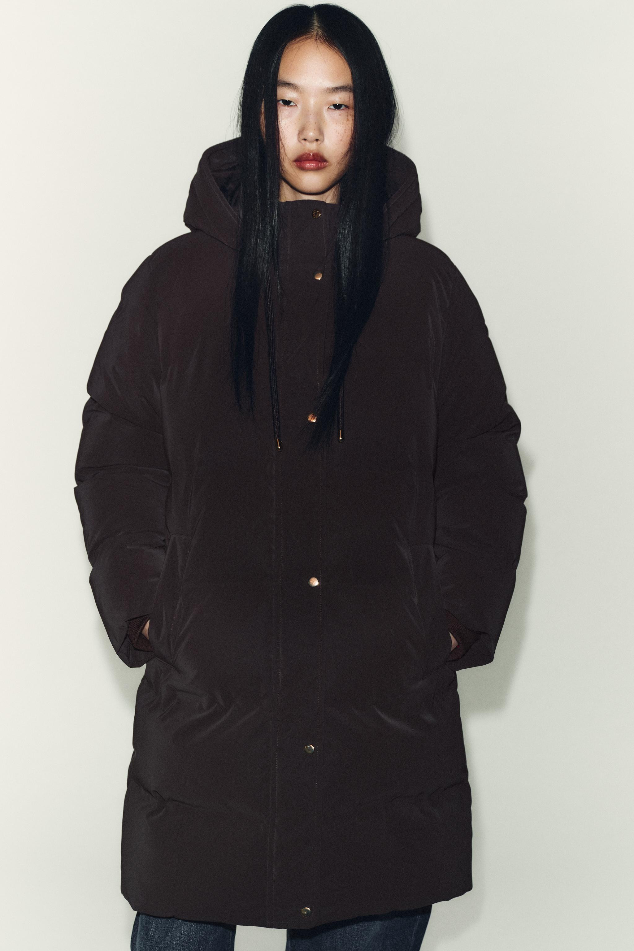 HALBLANGER ANORAK AUS GUMMIERTEM WINDPROOF-GEWEBE | Zara DE