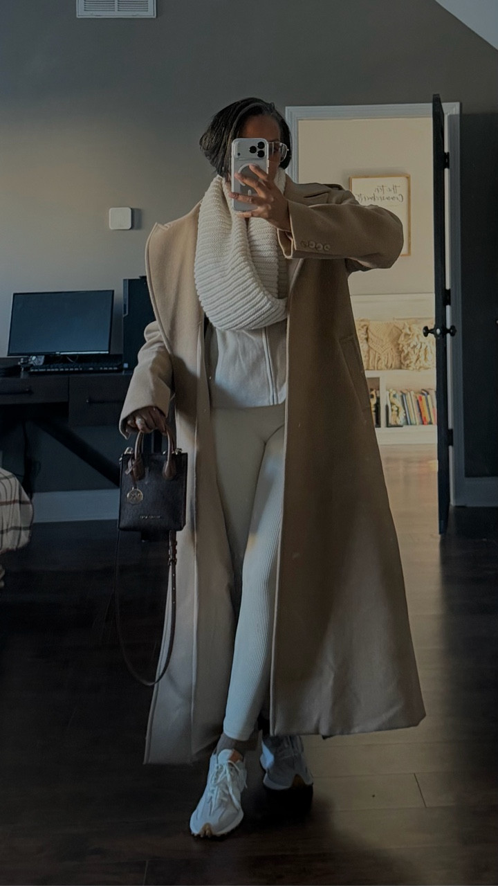 Gym outfit inspo for the day! Super simple but stylish. 

What do you think? 

Comment SHOP for the details of this look.

#neutralstyling #gymootd #stylish #puttogether

#LTKSeasonal #LTKWorkwear #LTKootd