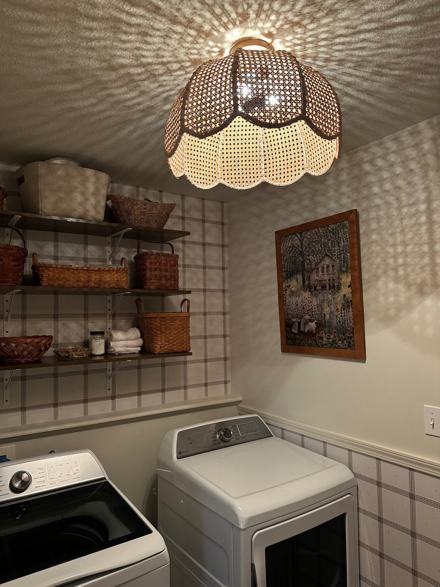 Easy laundry room renovation 🤎

#LTKHome