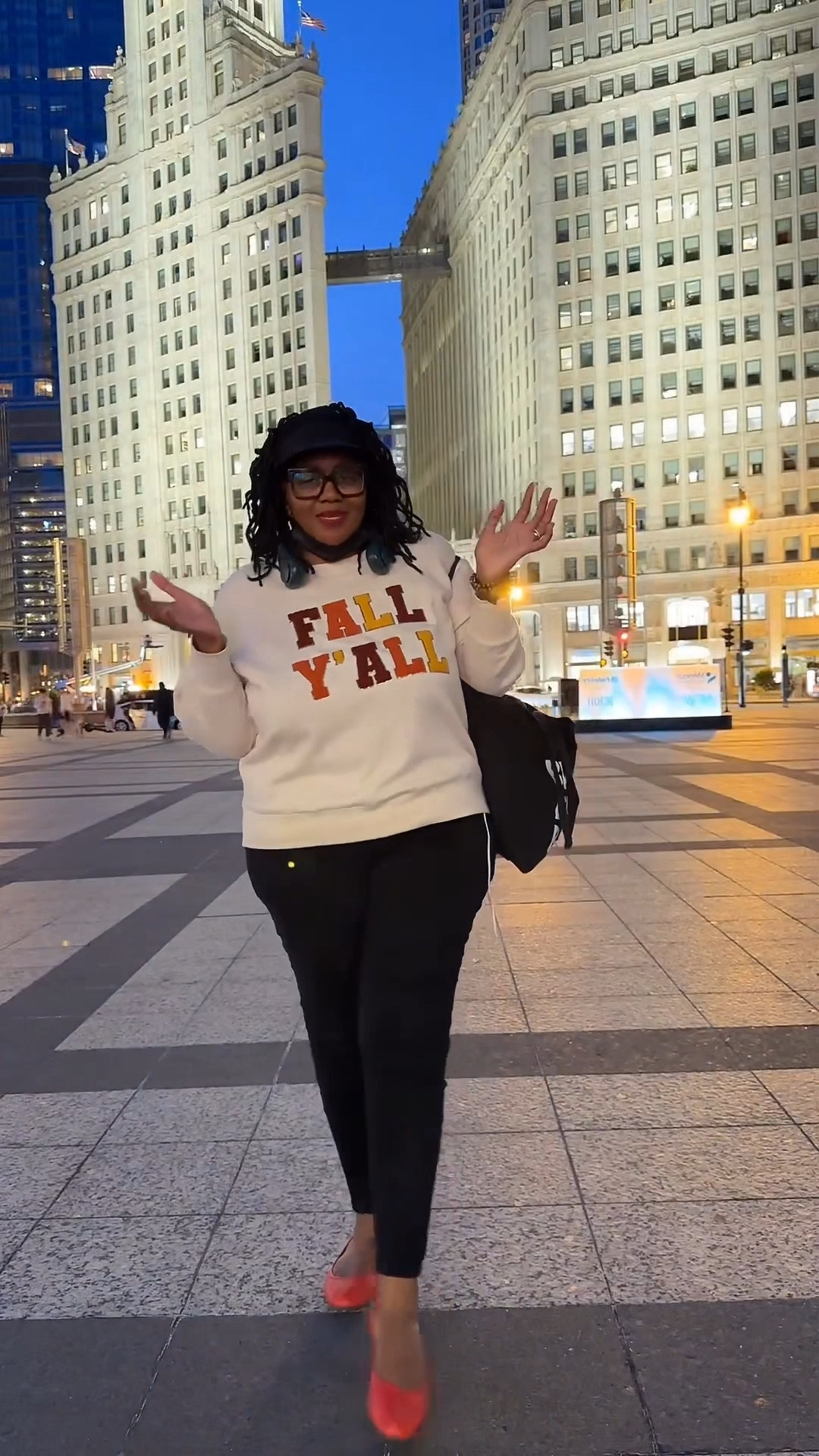 I love a kitschy seasonal vibe & this sweatshirt is all that & SO COZY COMFY🍂Comes in xs-4x. Also, my pants are currently 50% off l‼️



#LTKSeasonal #LTKPlusSize #LTKFindsUnder50