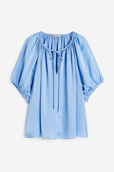 Oversized tie-top blouse | H&M (UK, MY, IN, SG, PH, TW, HK)