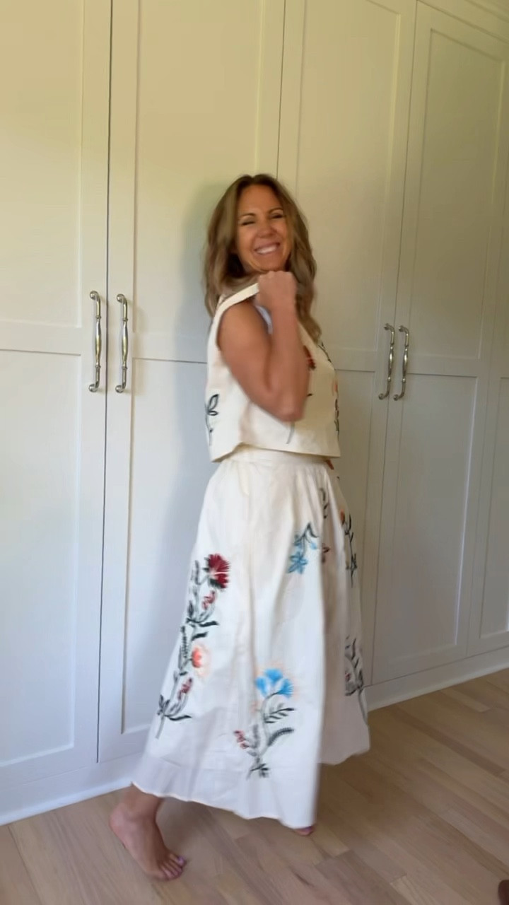 the cutest embroidered amazon set! ♥️

#LTKSeasonal #LTKSaleAlert #LTKStyleTip