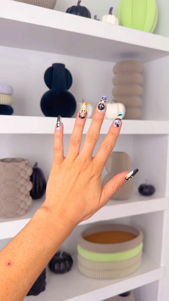 Halloween nails 💅 🎃 

Champagne wears colorful, tie-dye, abstract, Halloween nails with bats scream, mask skull, and bones and paint dripping. 


Dopamine, maximalist, maximal, vibrant, multi, colored beauty, nail care, coffin nails, almond cat long. 

#LTKSeasonal #LTKHalloween #LTKHolidaySale