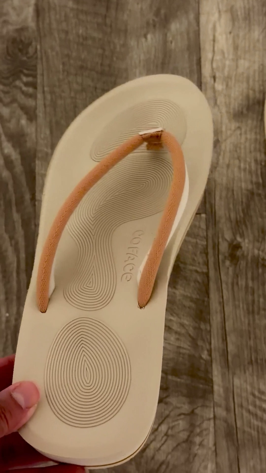 Do you need extra support for your arches like me?
These flip-flops are perfect for flat feet. They are easy to wear, super affordable and provide that much needed soft cushion for your arches 🦶
They are currently on sale!!￼￼

#LTKselfcare #LTKSaleAlert