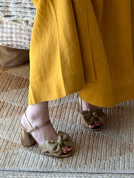 These gold bow heels from sezane are amazing for the summer 

#LTKstyletip #LTKmidsize #LTKshoecrush