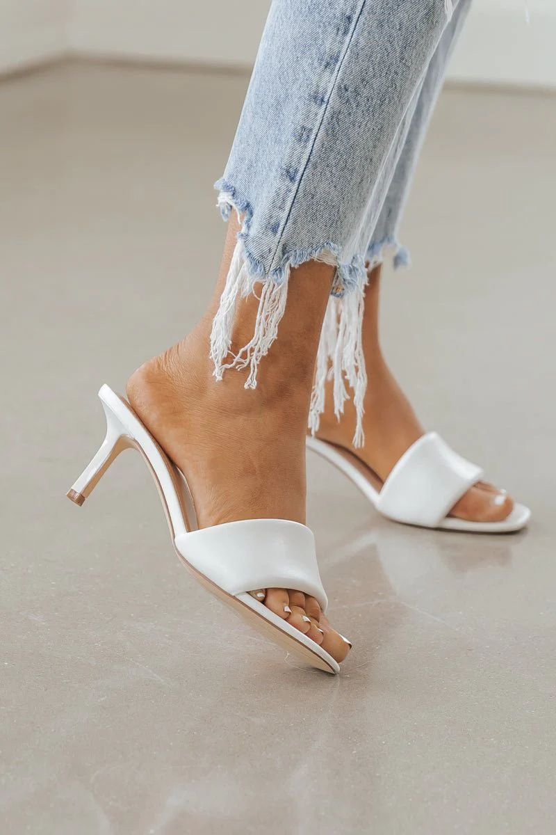 White Wide Band Kitten Heel Sandal | Magnolia Boutique