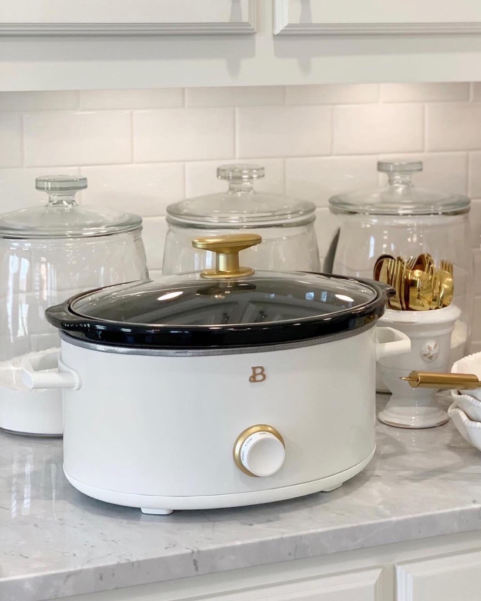  6 Quart Programmable Slow Cooker (White Icing): Home