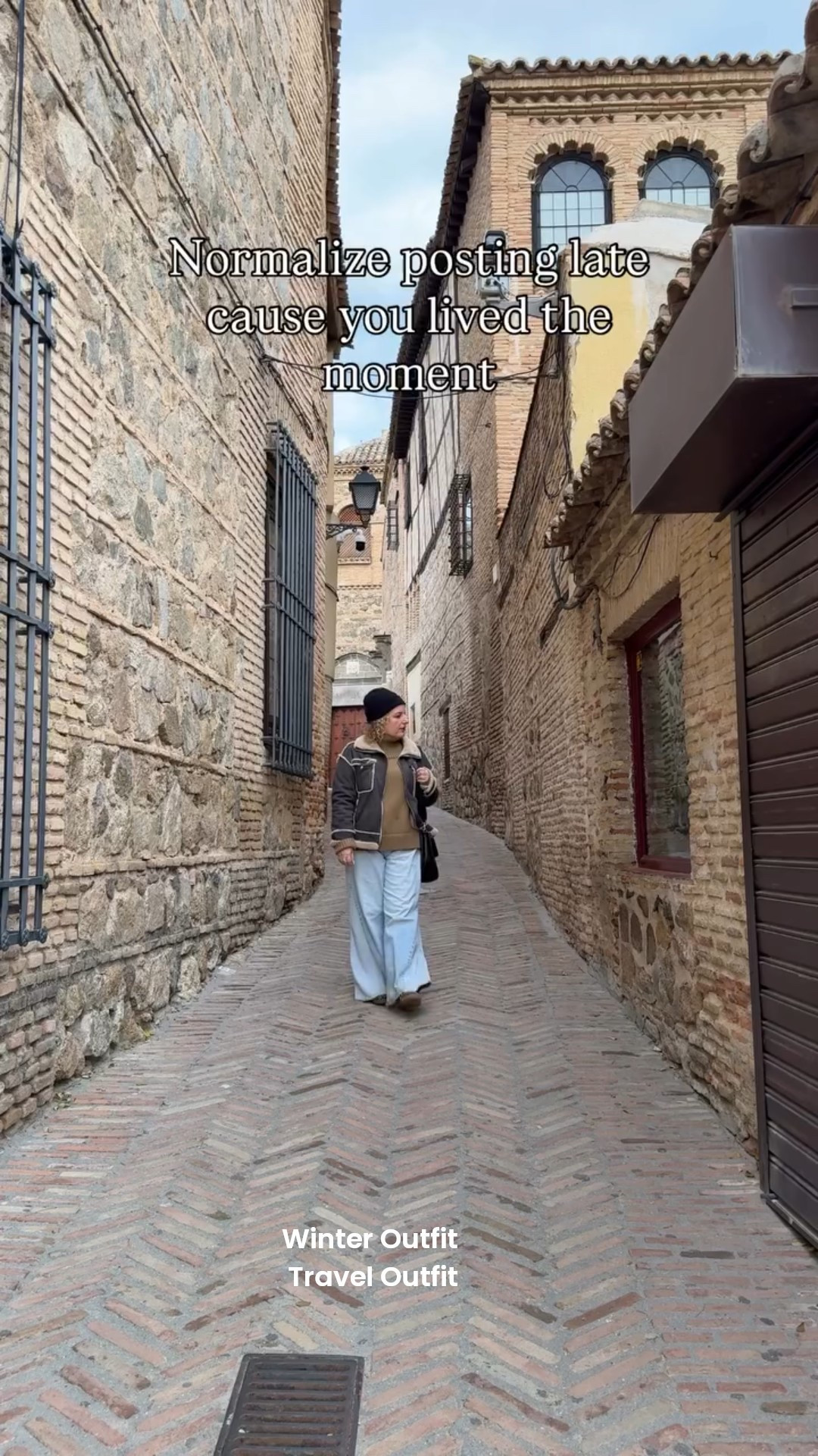 Normalize posting content late or out of order when you’re on a trip! I’m a o behind the Spain content but that’s because I’m living in the moment and not for Instagram 🤍🫶💃

Outfit: @renttherunway 💕🩷💕