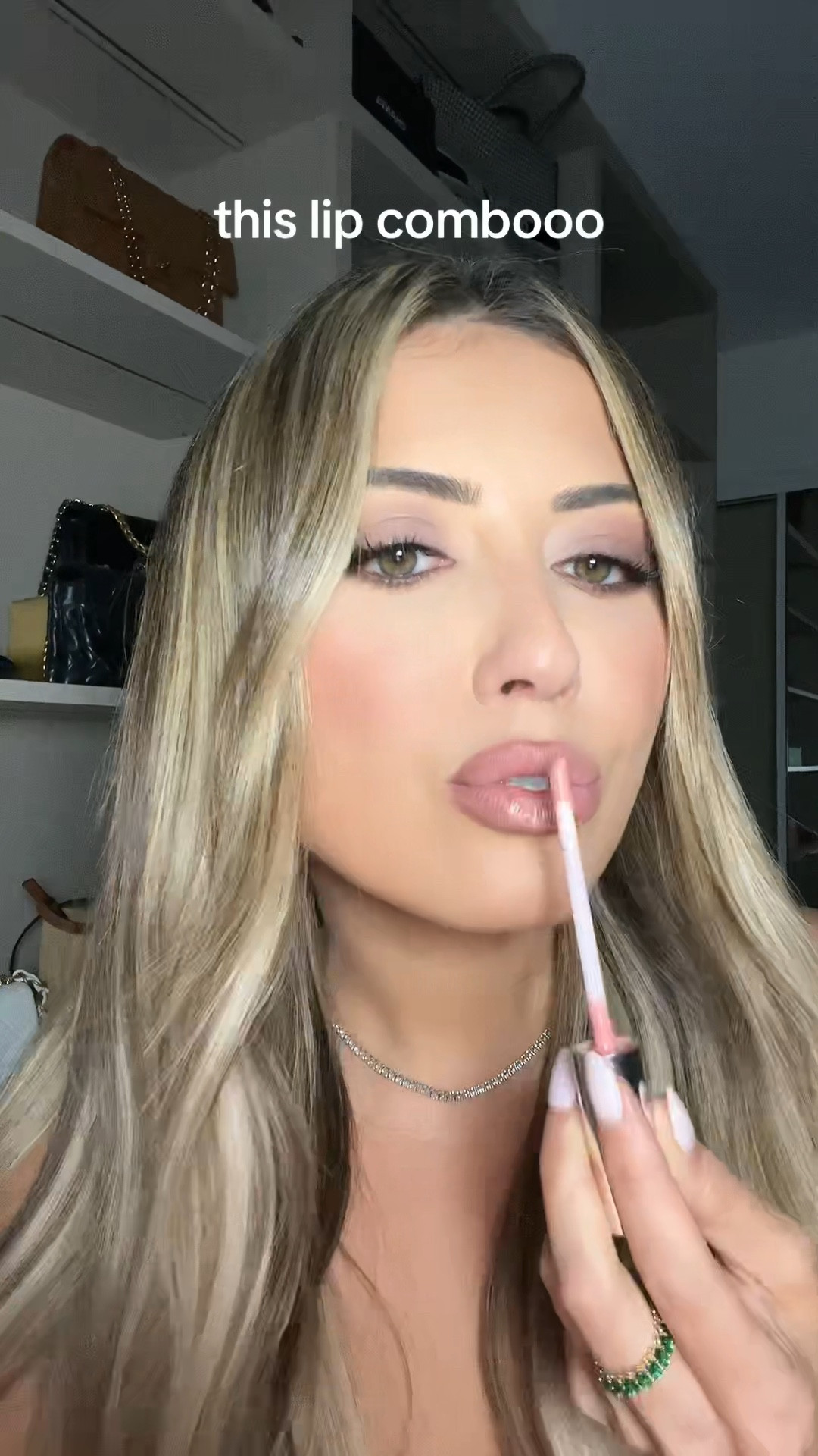 Lip Liner - @Natasha Denona in NP2.5 Liyan
Lipstick - @Charlotte Tilbury in Kim K.W
Gloss - @buxomcosmetics White Russian

#LTKbeauty