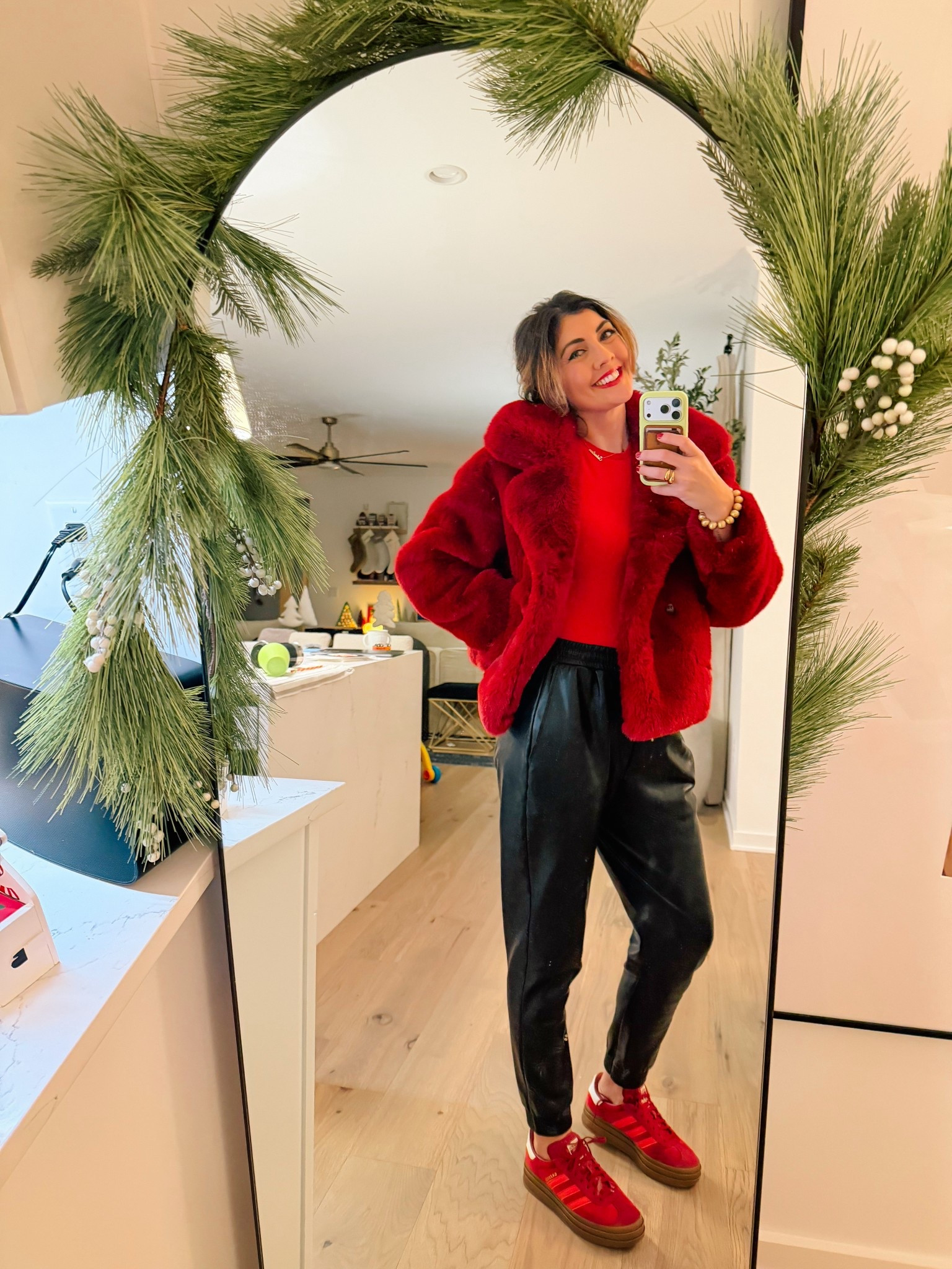 Holiday with Aritzia home stretch tee

#LTKootd #LTKgrwm #LTKHoliday