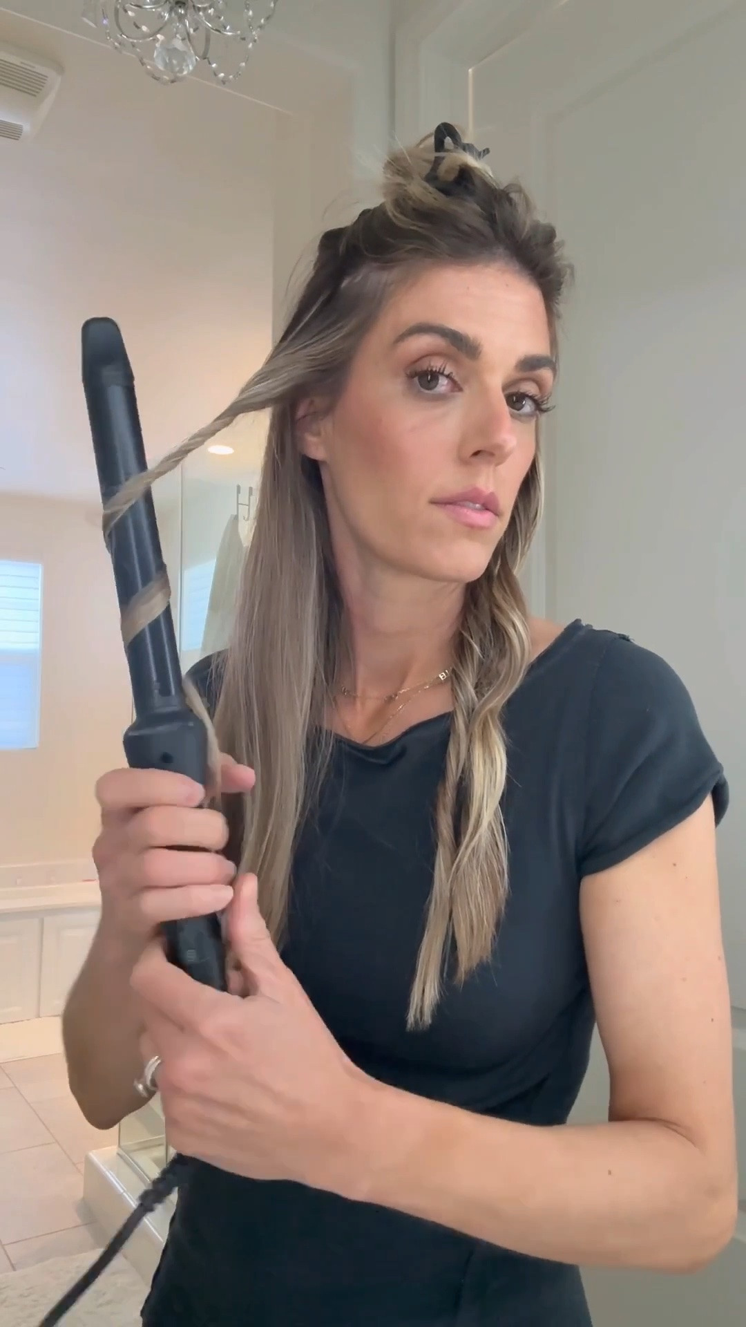 My curling iron is on sale right now! This is the 1 inch, but I also own the 1.25 and use it all the time! I love these curling irons 👌🏻 
How to get beachy waves 🌊☀️ Another one of my favorite easy, hairstyles I love for someone who needs to get ready quick! I love this style bc it can last you a few days between styling 👍🏼 Everything I used is included in the Sephora sale. 

Hair tutorial, beachy hair, wavy hair, long hair styles, curling iron, Sephora, Bioionic curling iron, Oribe, Dae, hair styling