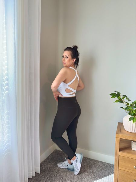 Activewear, gym outfits, leggings, workout tops, workout outfits, sporty outfits, athletic shoes, women’s clothing, Amazon fashion

#LTKfitness #LTKActive #LTKshoecrush