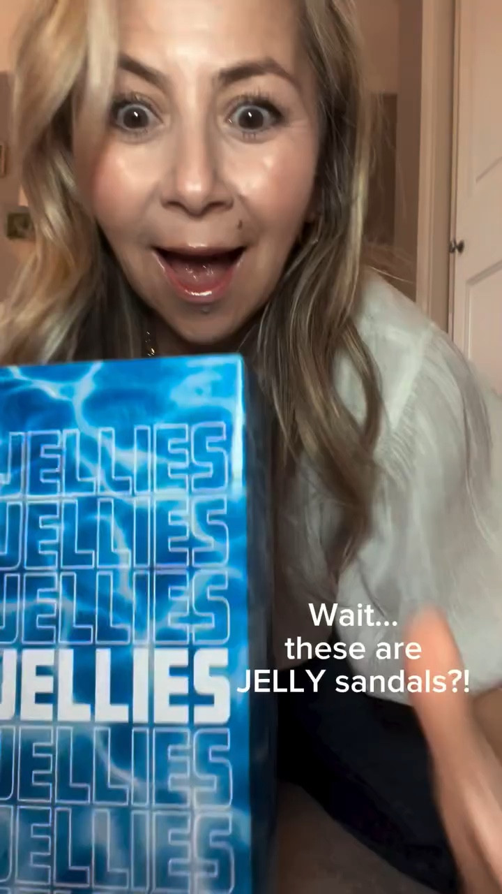 Unboxed these Jeffrey Campbell jelly sandals and I’m obsessed ✨
The gold hardware looks like jewelry, but they’re actually very lightweight and comfortable.
They run true to size — I’m wearing a size 7 for reference.
Find them in my LTK (link in bio) or comment “LINK” and I’ll send you the direct link.#fashionanyage #womenover50 #over50style #