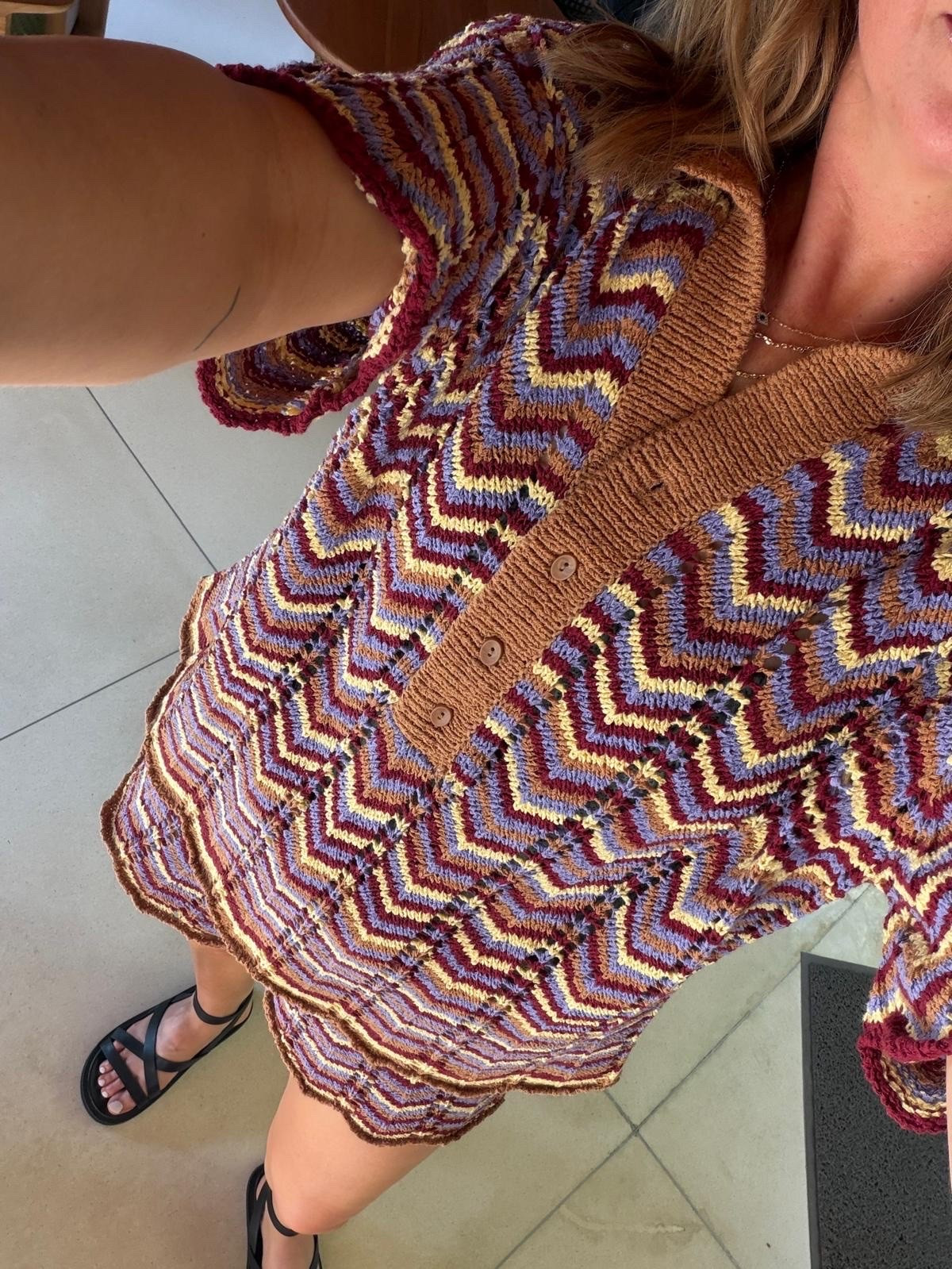 Obsessed with this set 🤎 The retro print, easy fit & matching shorts make it the perfect throw-on-and-go look. Just add sandals ✨

Tagging similar looks 🤎
I’m wearing a size Small#LTKFashion #LTKFinds #LTKSeasonal #MatchingSet #RetroStyle #EverydayStyle #OutfitInspo

#LTKstyletip #LTKaustralia #LTKaustralia #LTKspring #LTKsummer