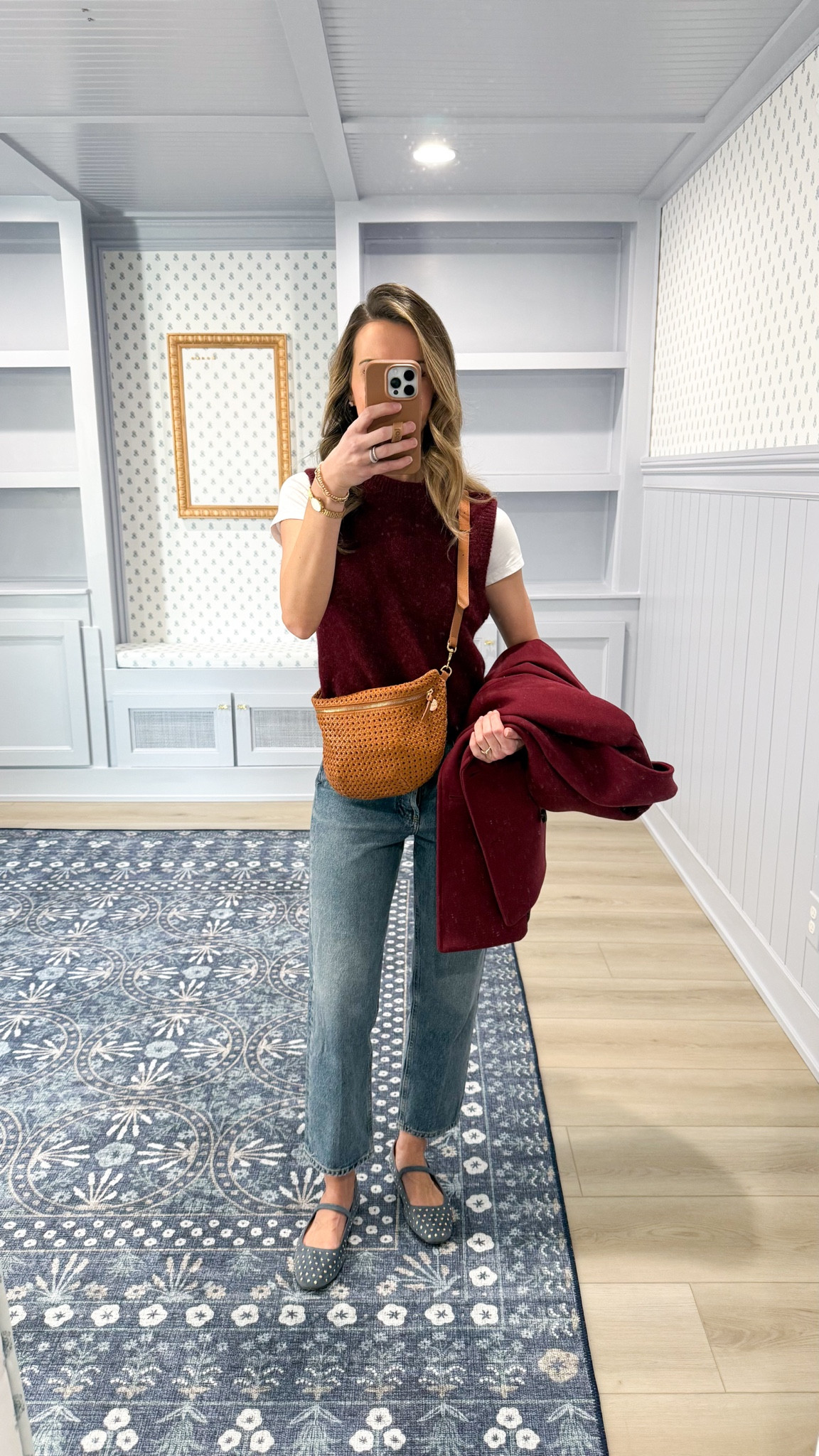 Today’s outfit of the day ✨

Everything is pretty true to size. I tend to size up in jackets so I can wear them over bulkier sweaters. 
Tee - XS in white 
Sweater - XXS in burgundy 
Jacket - 2
Shoes - 7.5
Jeans - 24 in hooked 
