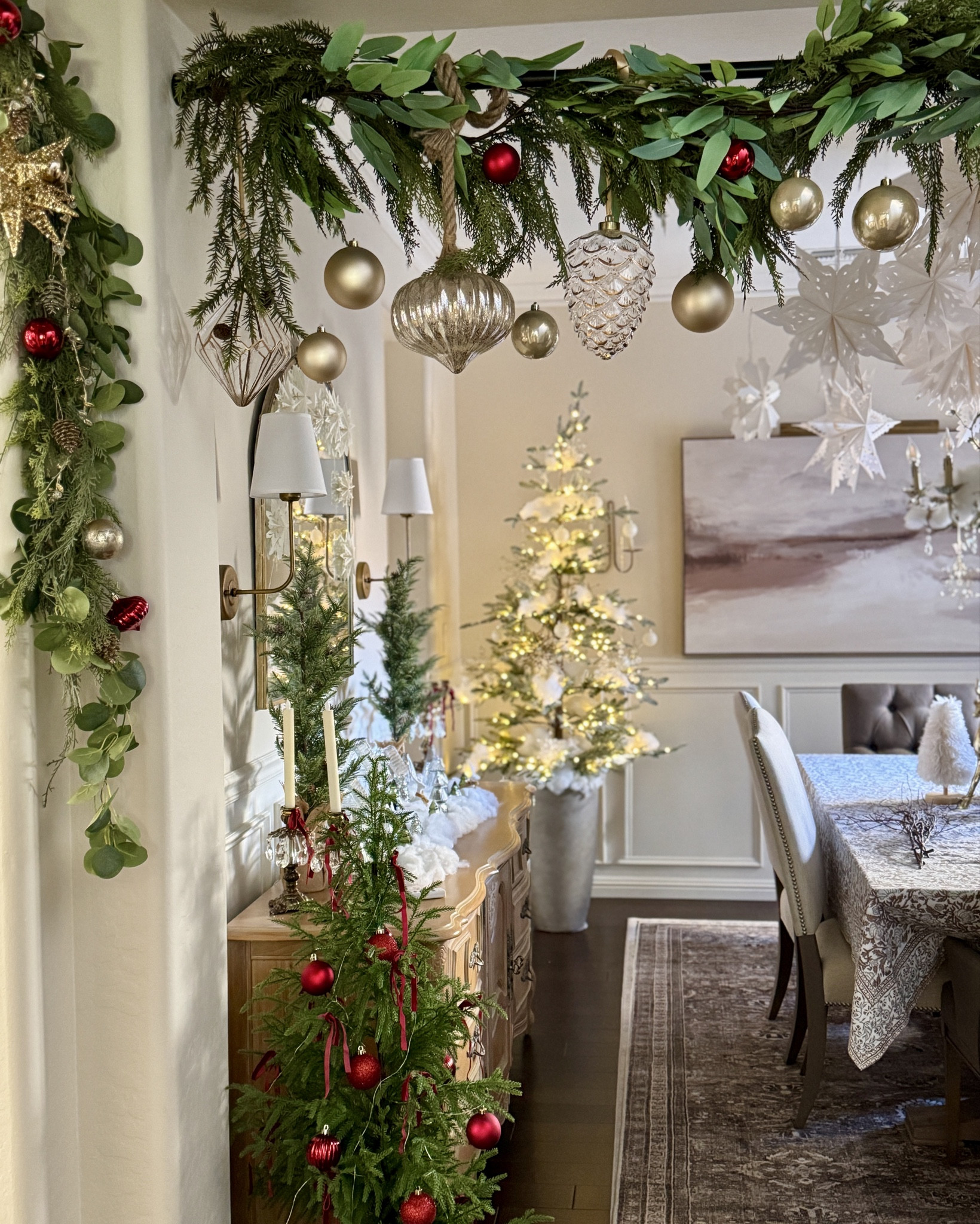 The curtain rod/tension rod hack is in full swing here. I’ve used the tension rod over several of our entryways downstairs and added garlands and ornaments to each. 

Interior Delights Discount code: MAJESTICJOY20 for 20% off any items from Interior Delights 

#christmashomedecor #garland #christmasdecorations