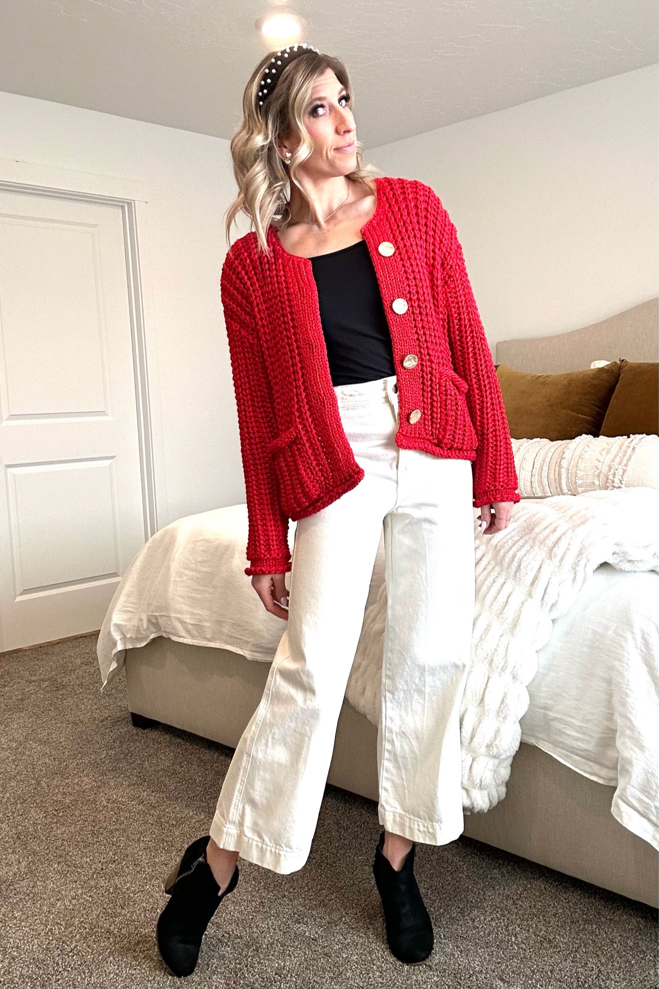 This red cardigan is everything for the holiday seasons! 

#LTKSeasonal #LTKFindsUnder100 #LTKGiftGuide