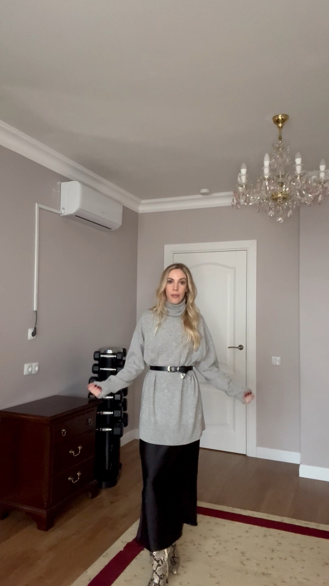 OOTD, work look of the day, fall workwear, oversized cashmere sweater, Madewell belt (40% off right now), Zara satin skirt, snakeskin boots 

#LTKWorkwear #LTKFindsUnder100 #LTKSaleAlert