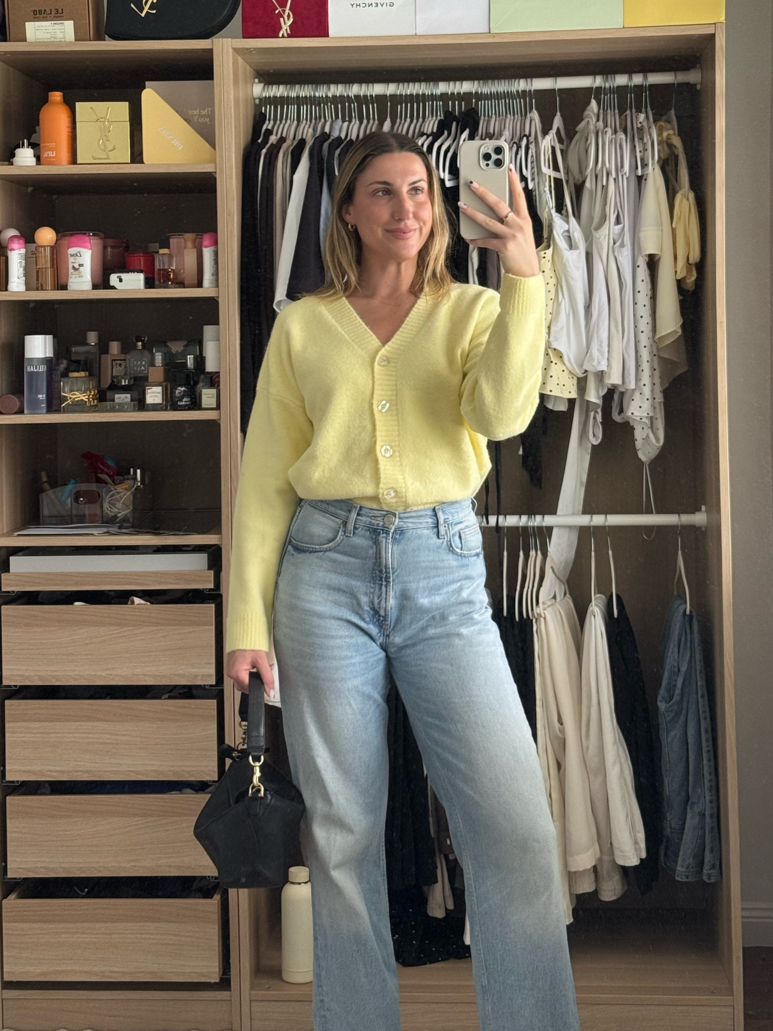 Yellow cardigan is on repeat! 

#LTKaustralia #LTKautumn