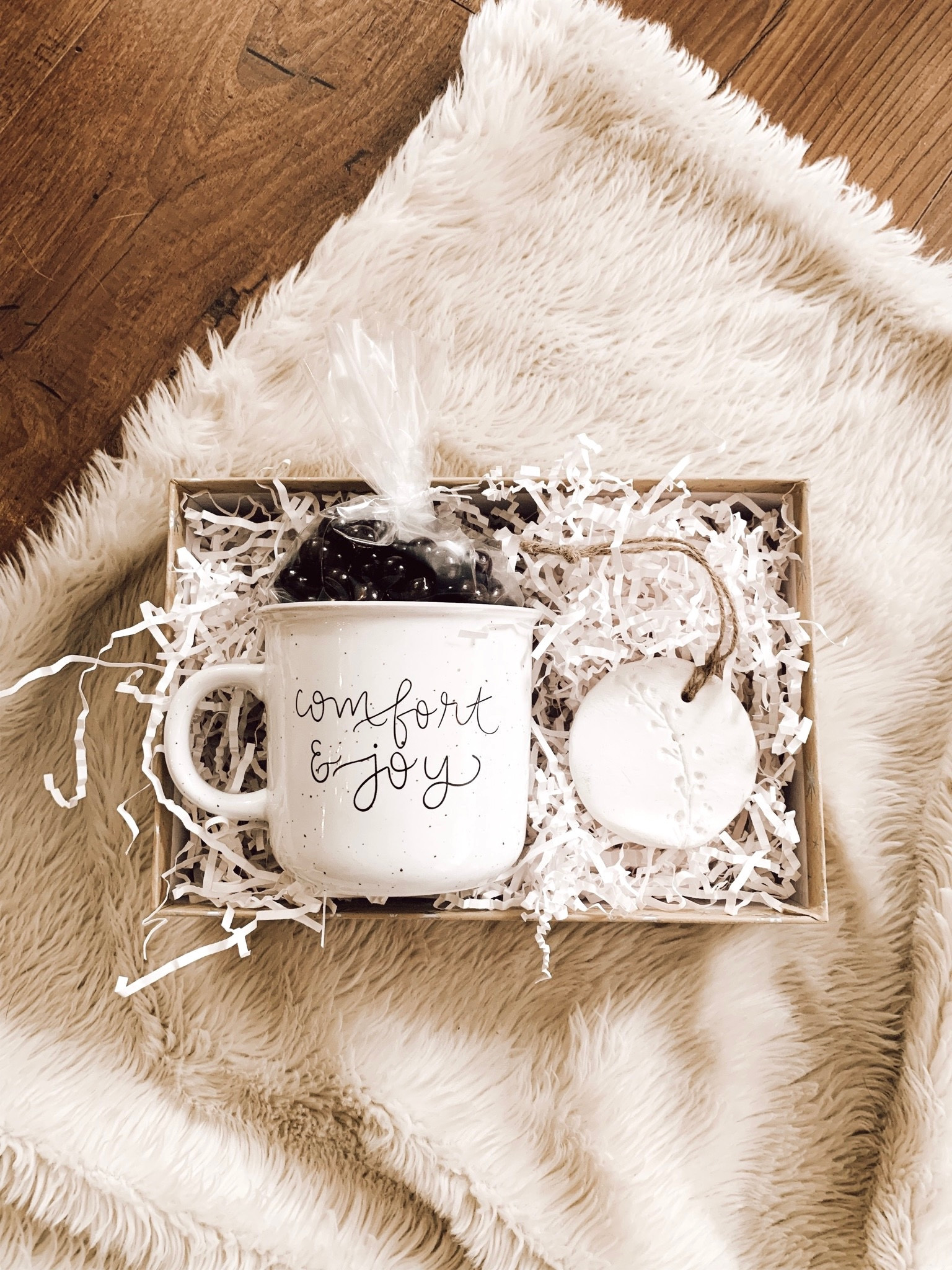 Gifting Ideas ✨ 
Linking all my favorite gift box fillers and beautiful wrapping materials for you today! 


#LTKHoliday #LTKGiftGuide #LTKSeasonal