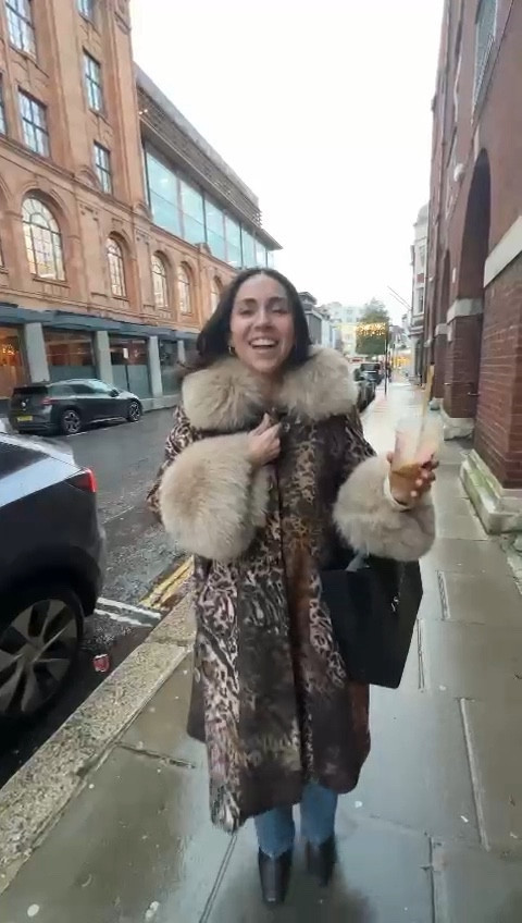 #winter #wintercoat #coat #winteroutfit #outfitinspiration

#LTKSeasonal #LTKVideo #LTKHoliday