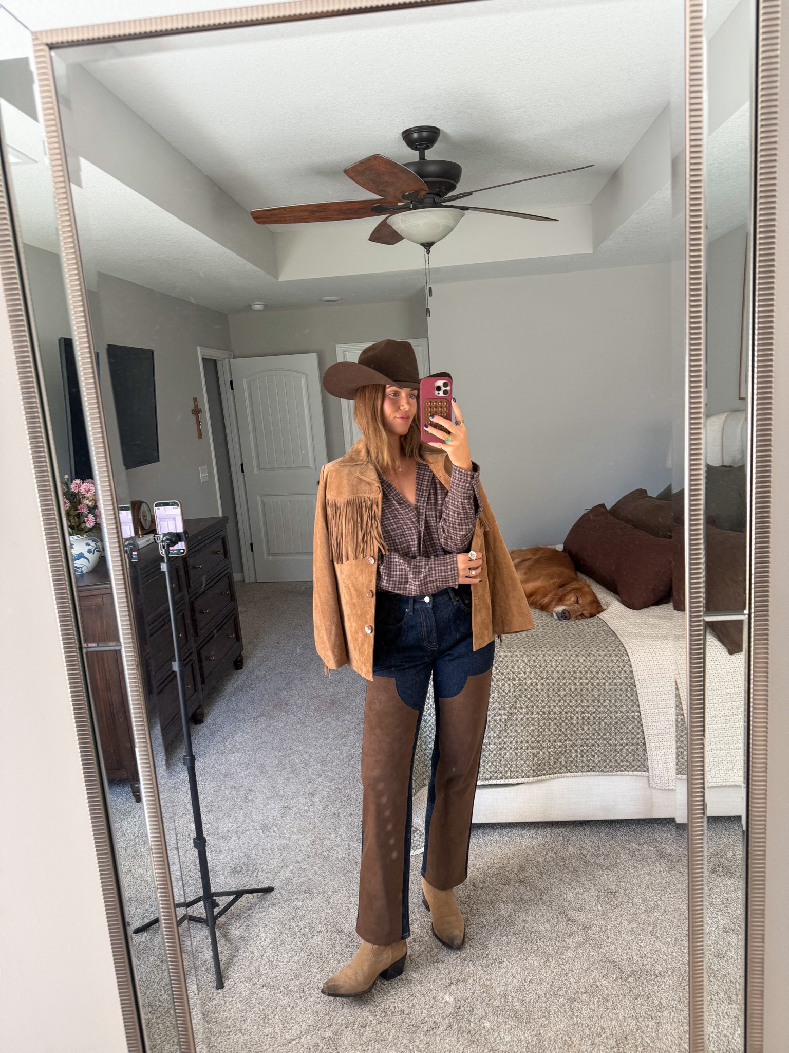 size 26 in jeans, size small in jacket, size down half size in boots, linking similar hat, flannel is old but found similar!


montana outfit inspo, western fashion, cowgirl boots, jackson hole outfit