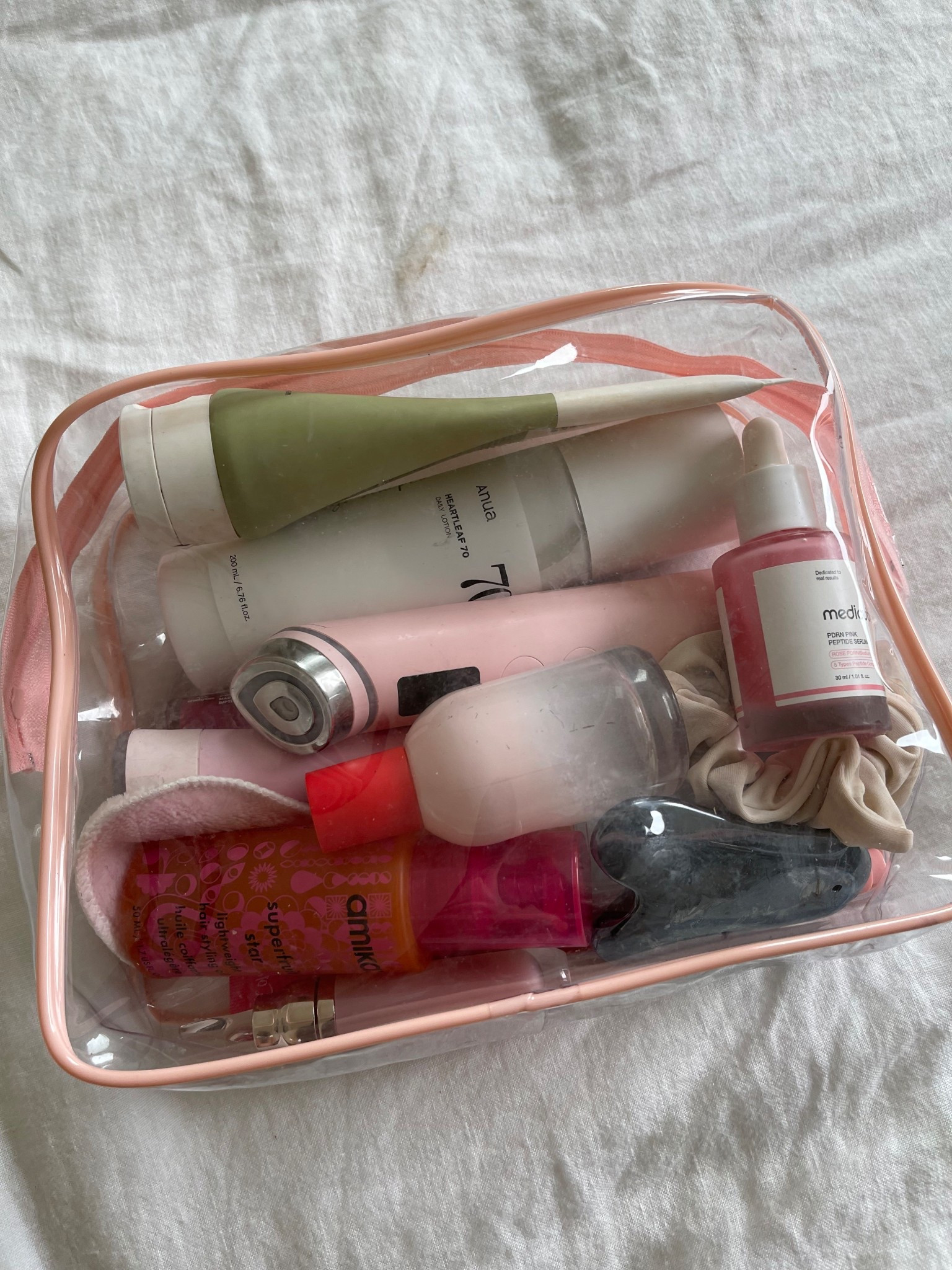 What’s in my toiletry bag!! I am checking a bag so these are full size I never leave the house with all my skincare and self care essentials! 