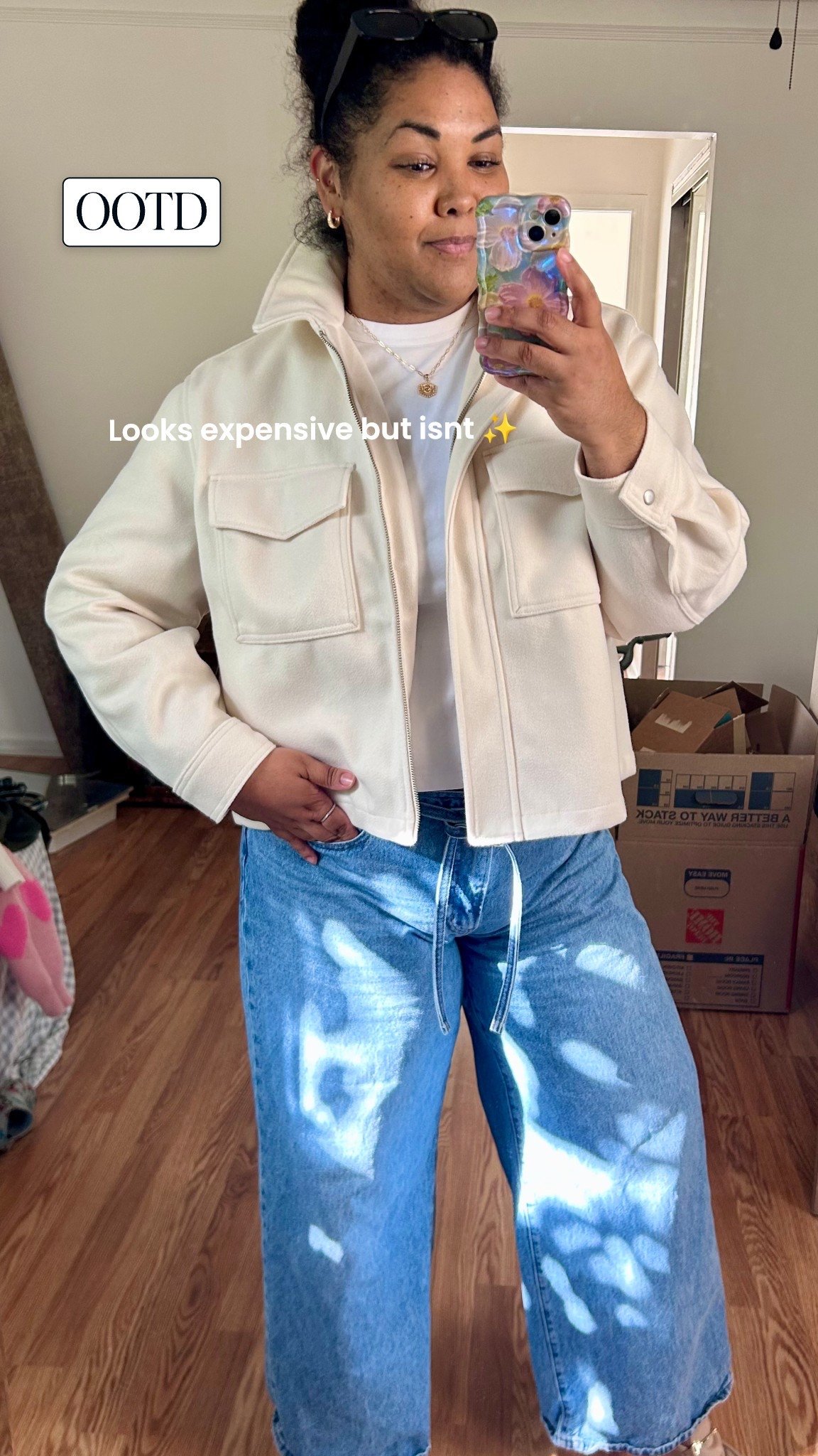 Looks expensive… but isn’t. 🤍✨

Today’s Outfit of the Day is proof you don’t need designer prices to look polished and put-together.

The star of this look is the Old Navy cropped ivory structured jacket — it genuinely looks designer (very Quincy / high-end energy) but is priced SO reasonably right now for the Holiday Deal Rush.

I paired it with:
✔️ my favorite Walmart basics
✔️ my go-to jeans I wear on repeat
✔️ Italian leather loafers from Amazon that are on sale for $65 (an absolute steal)

This is the kind of outfit that works for:
• coffee meetings
• school drop-off
• errands
• casual dinners
• everyday “I want to look elevated” moments

🚨 Important: Several of these pieces are already low stock, especially the jacket and loafers. If you want this look, I wouldn’t wait — holiday pricing + limited inventory means once they’re gone, they’re gone.

👉 Tap to shop everything linked before sizes sell out.

⸻

#LTKHoliday #LTKDeals #LooksExpensiveButIsnt #AffordableLuxury #OldNavyFinds #WalmartFashion #AmazonFashionFinds #OOTDStyle #ElevatedEveryday #MomStyle #LTKSale #HolidayOutfits

#LTKSaleAlert #LTKFindsUnder100 #LTKootd