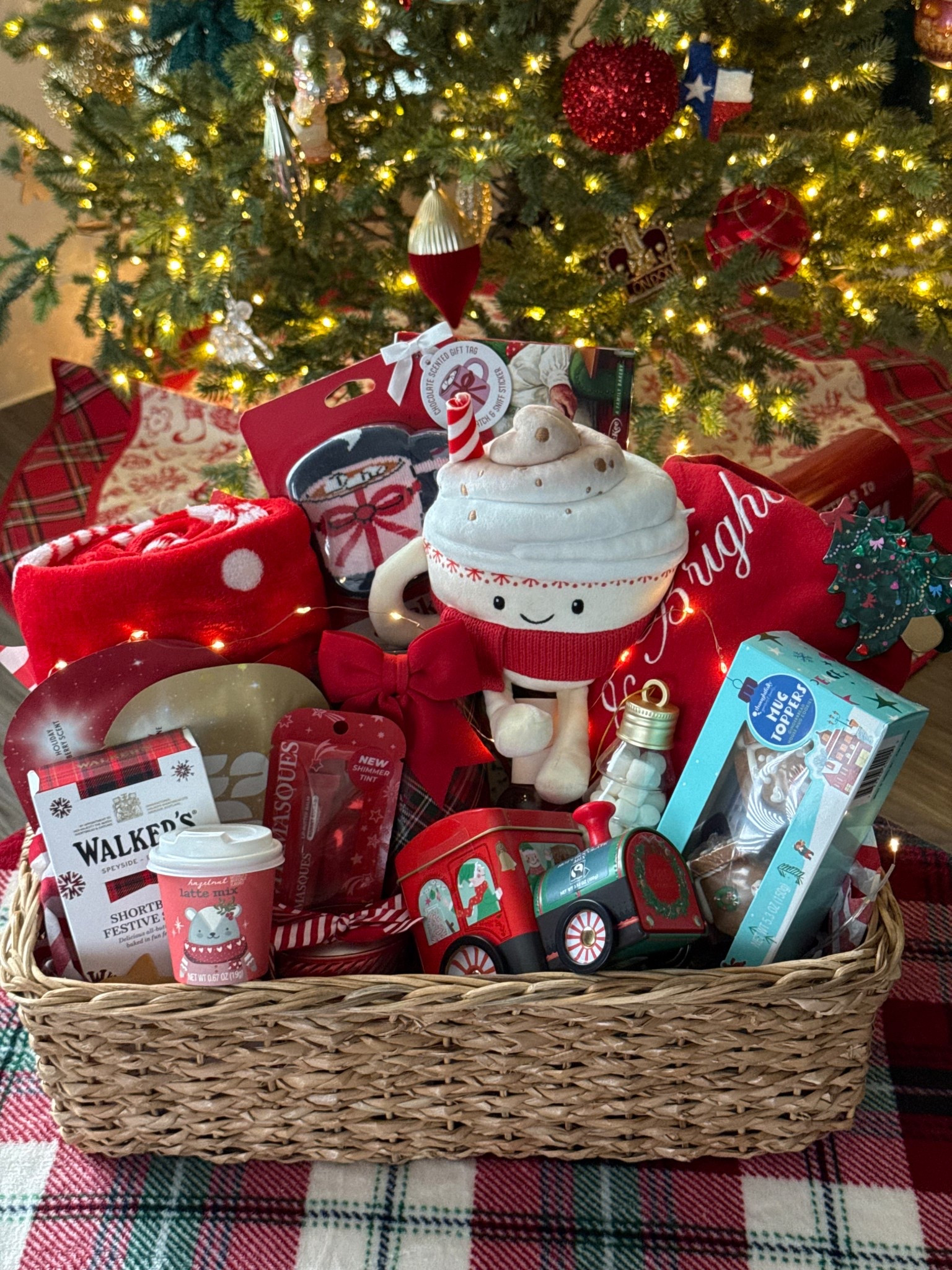 I think this is one of my favorite baskets I’ve made! I had the BEST time picking everything out! Linking it all! 🎄

#LTKHoliday #LTKGiftGuide