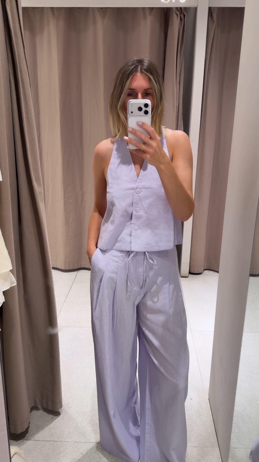 serving off-duty cool mom vibes right here!!! i’m warning you now, this set will fly. wearing small in both pieces. 


effortless style. zara style. summer outfit. cool mom outfit. cool mom. elevated every day style. zara set off the summer. viral zara set. what to wear. @Zara

#LTKgrwm #LTKootd #LTKmomlife