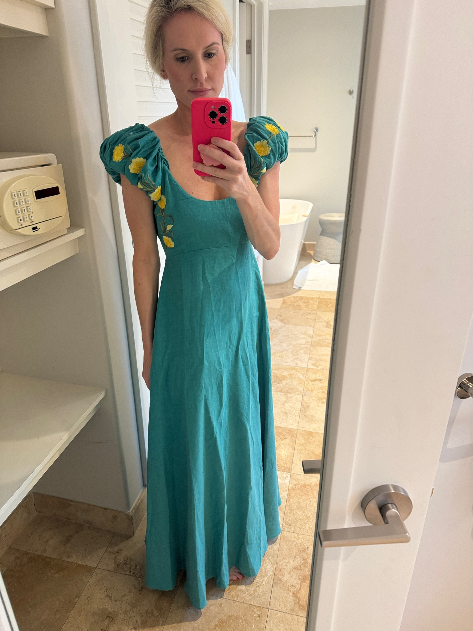 My dress is 60% off!!

#LTKSeasonal #LTKSaleAlert #LTKStyleTip