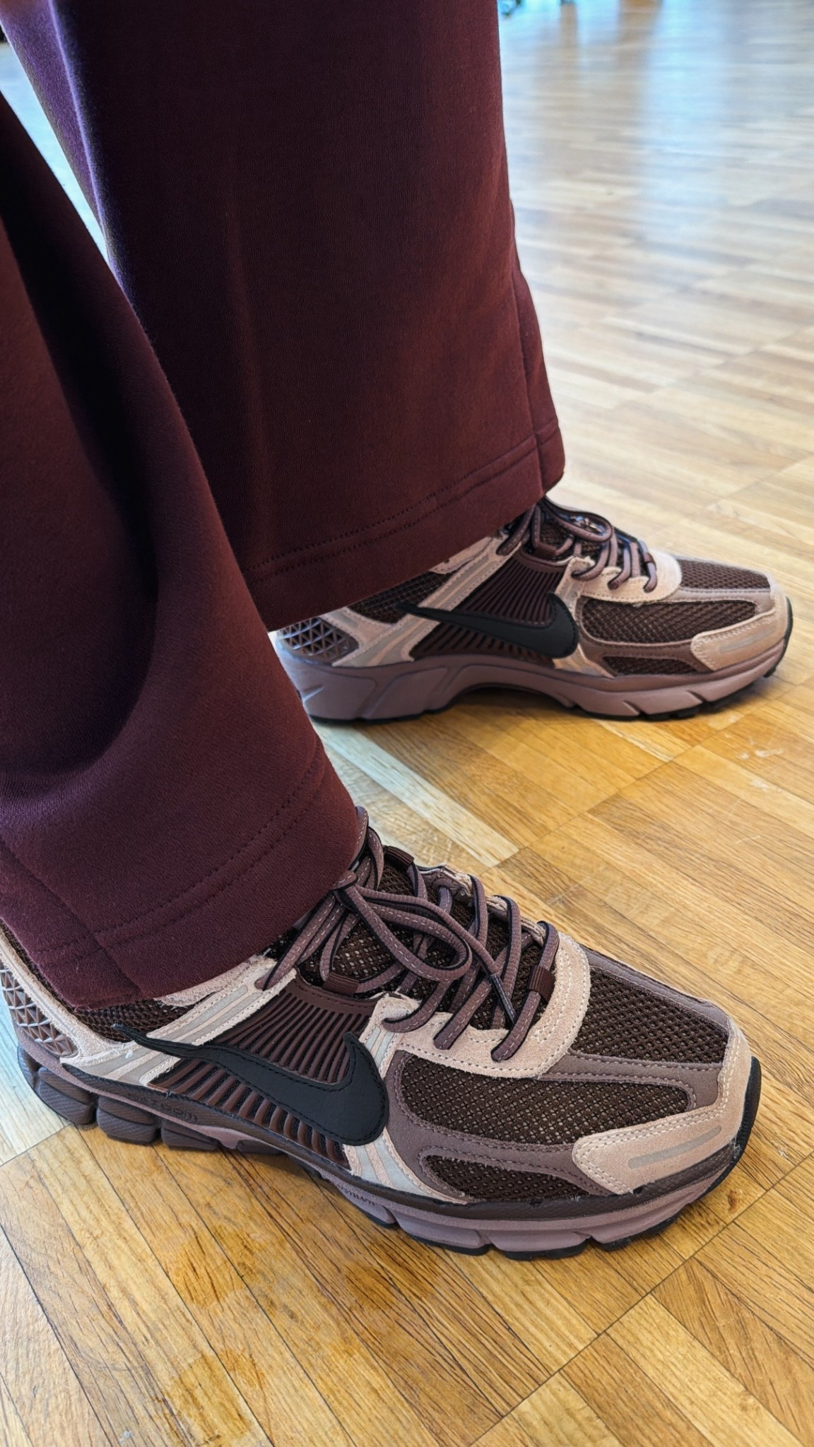 Might be the best colorway ever!! 🔥 #NIKE #VOMERO5 #WOMEN

#LTKgrwm #LTKootd #LTKdayinmylife