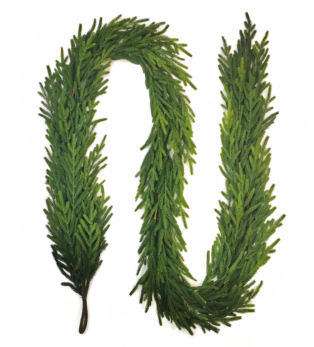 Holiday Living Indoor/Outdoor (non powered) 9-ft Artificial Garland in Green | CHZH4192511LS4 | Lowe's