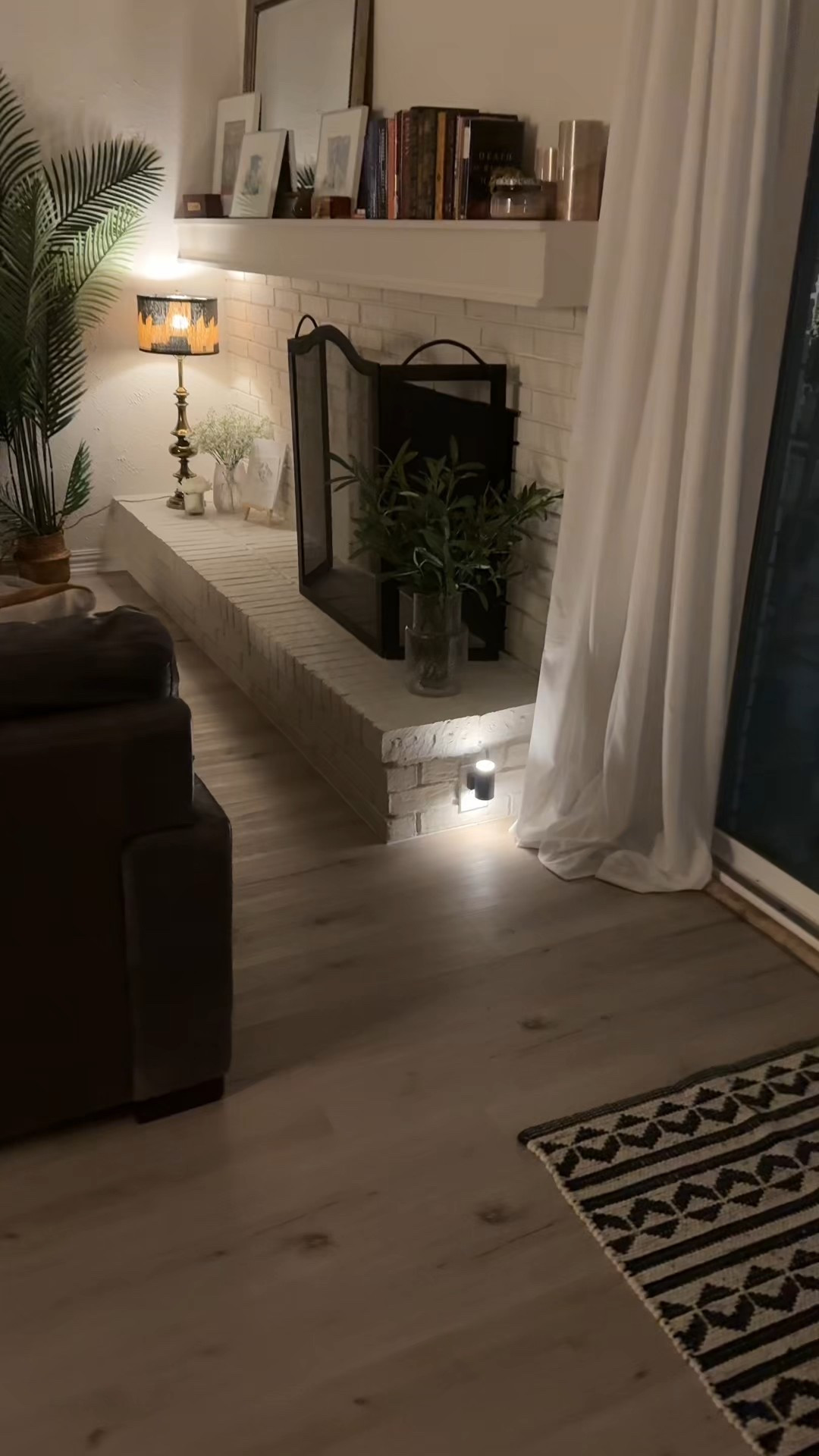 Soft lighting makes the kitchen feel so much more inviting ✨
I added a few low, warm lighting touches to balance out the brighter task lights, and it completely changed how the space feels in the evenings. Less harsh, more cozy — without losing function.

A reminder that kitchens don’t have to feel clinical to be practical.

#LTKHome