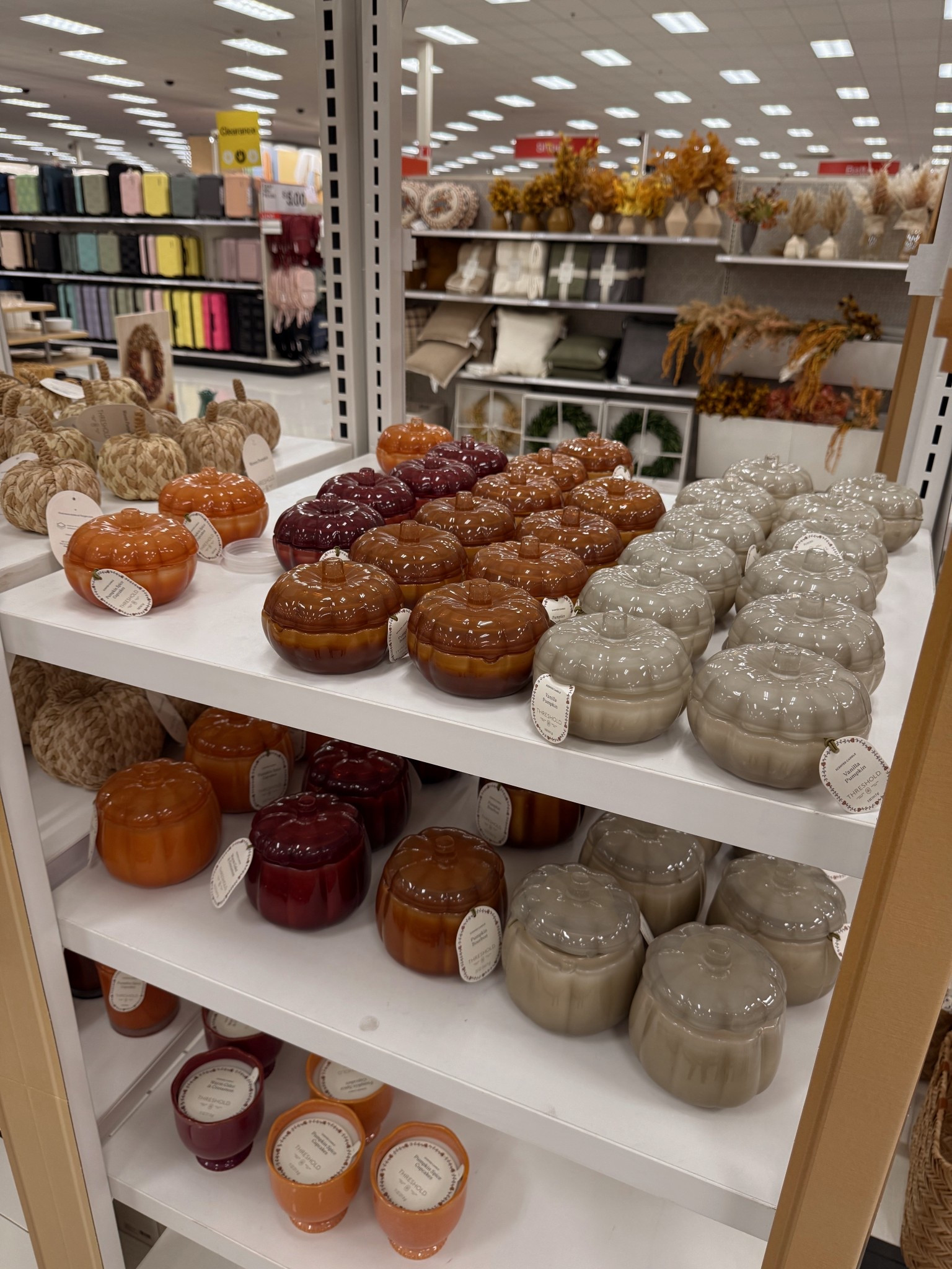 These pumpkin candles are adorable and smell like FALL 😍🤎🍂