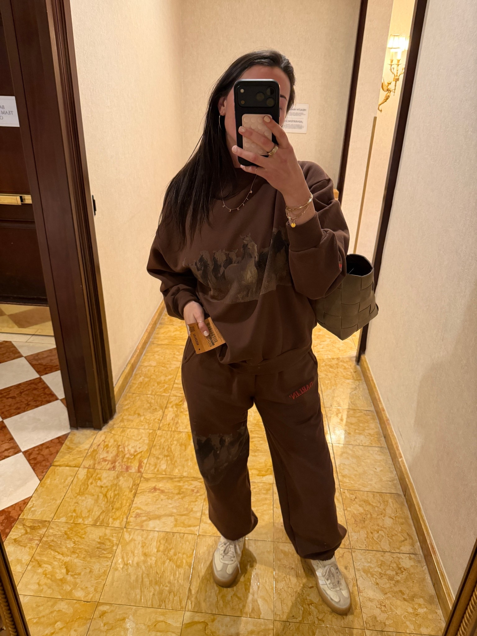 Travel day to vegas! This “darlin” sweatset 😍🐴⛰️❤️


#LTKmomlife #LTKTravel #LTKdayinmylife