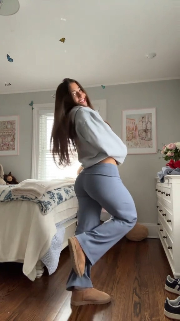 comfy monday fit 🧸

#LTKStyleTip #LTKWatchNow