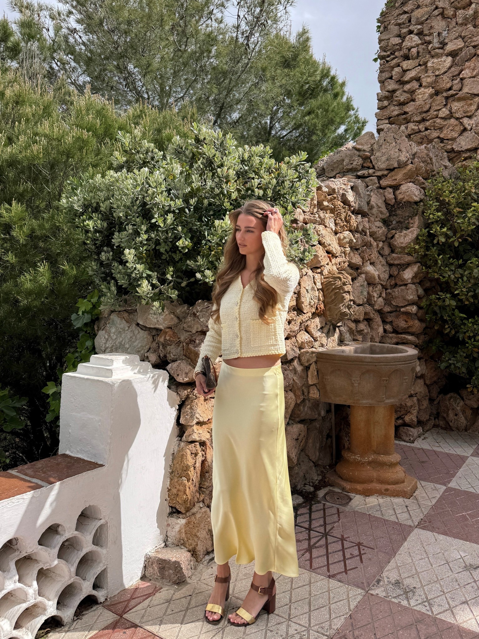 A day that didn’t need much, just this ✨💛

#femininefashion #elegantstyle #lifestyleinspo #timelessstyle

#LTKnederlands #LTKsummer #LTKeurope